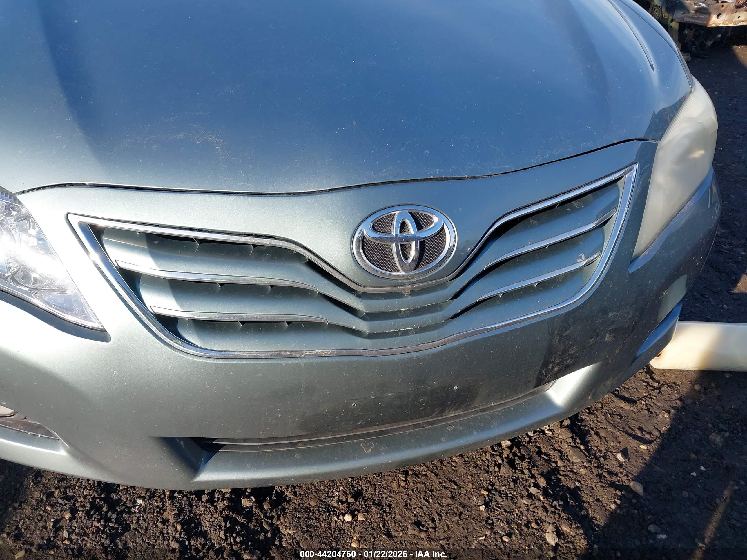 TOYOTA CAMRY image 6