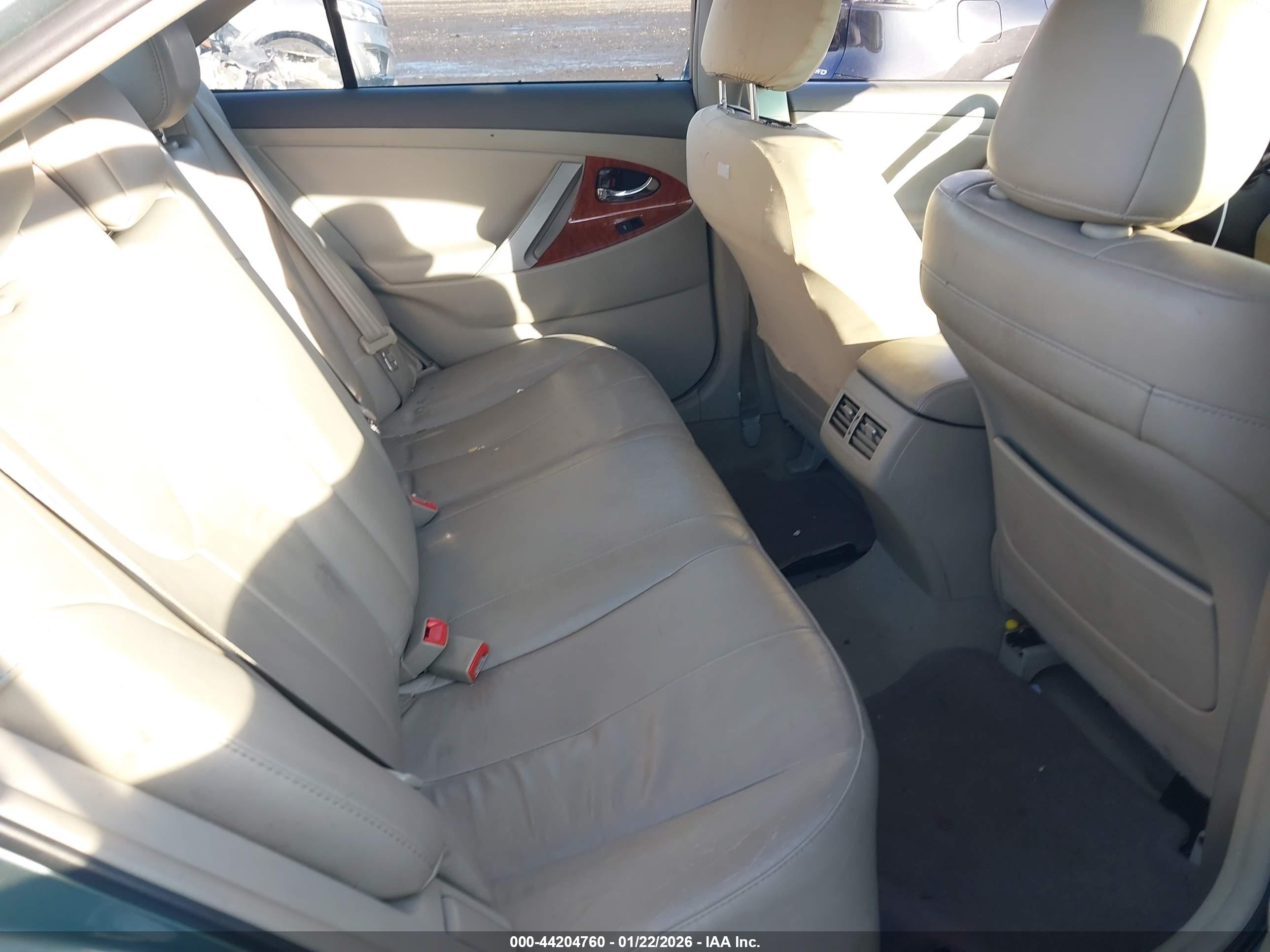 TOYOTA CAMRY image 8