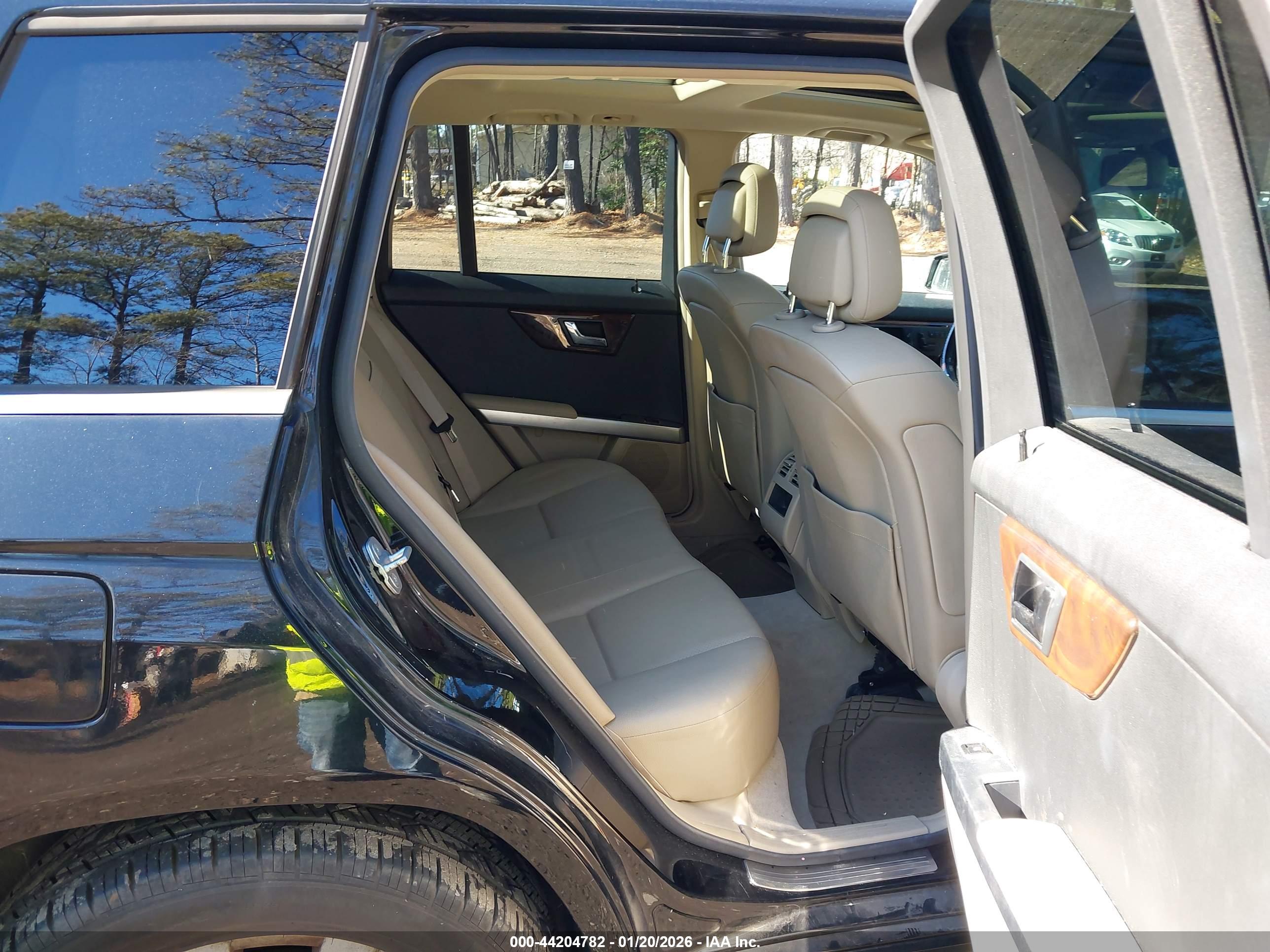 MERCEDES-BENZ GLK image 8