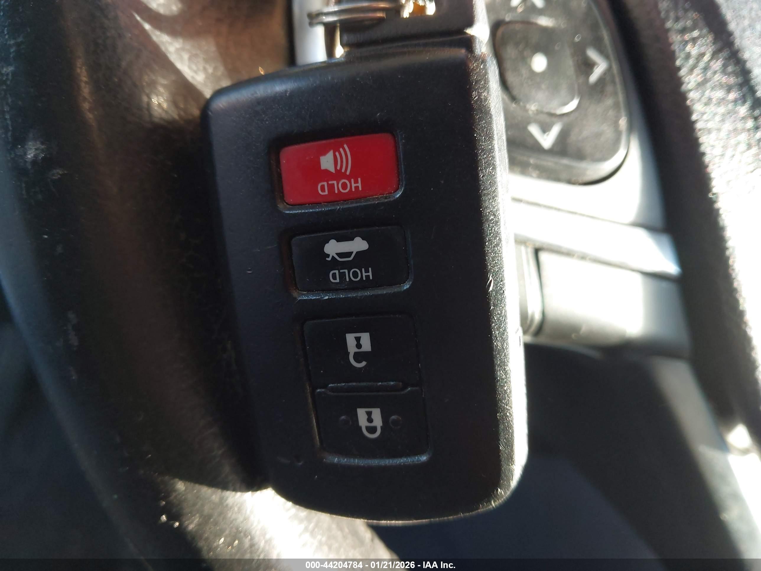 TOYOTA CAMRY image 11