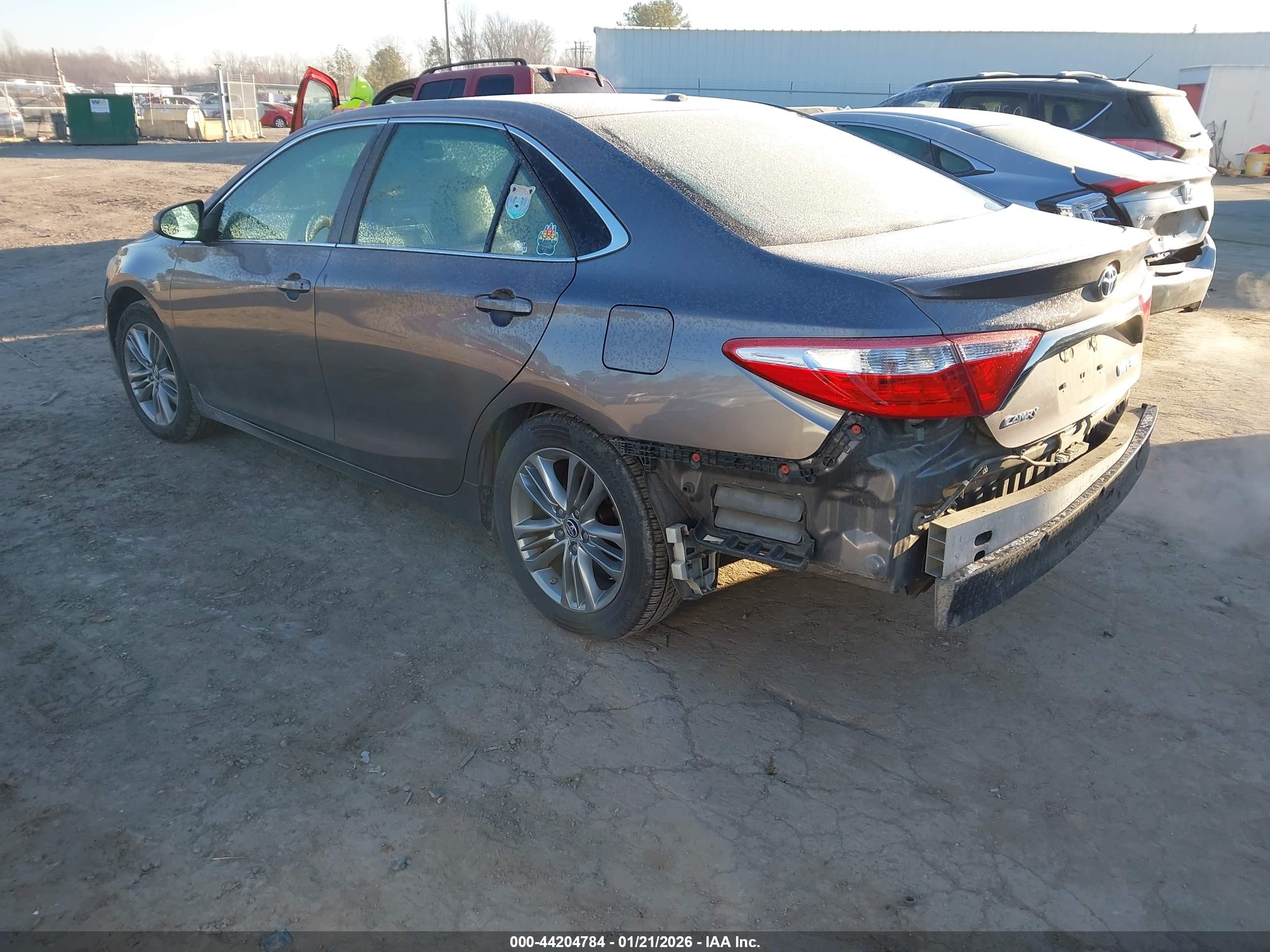 TOYOTA CAMRY image 3