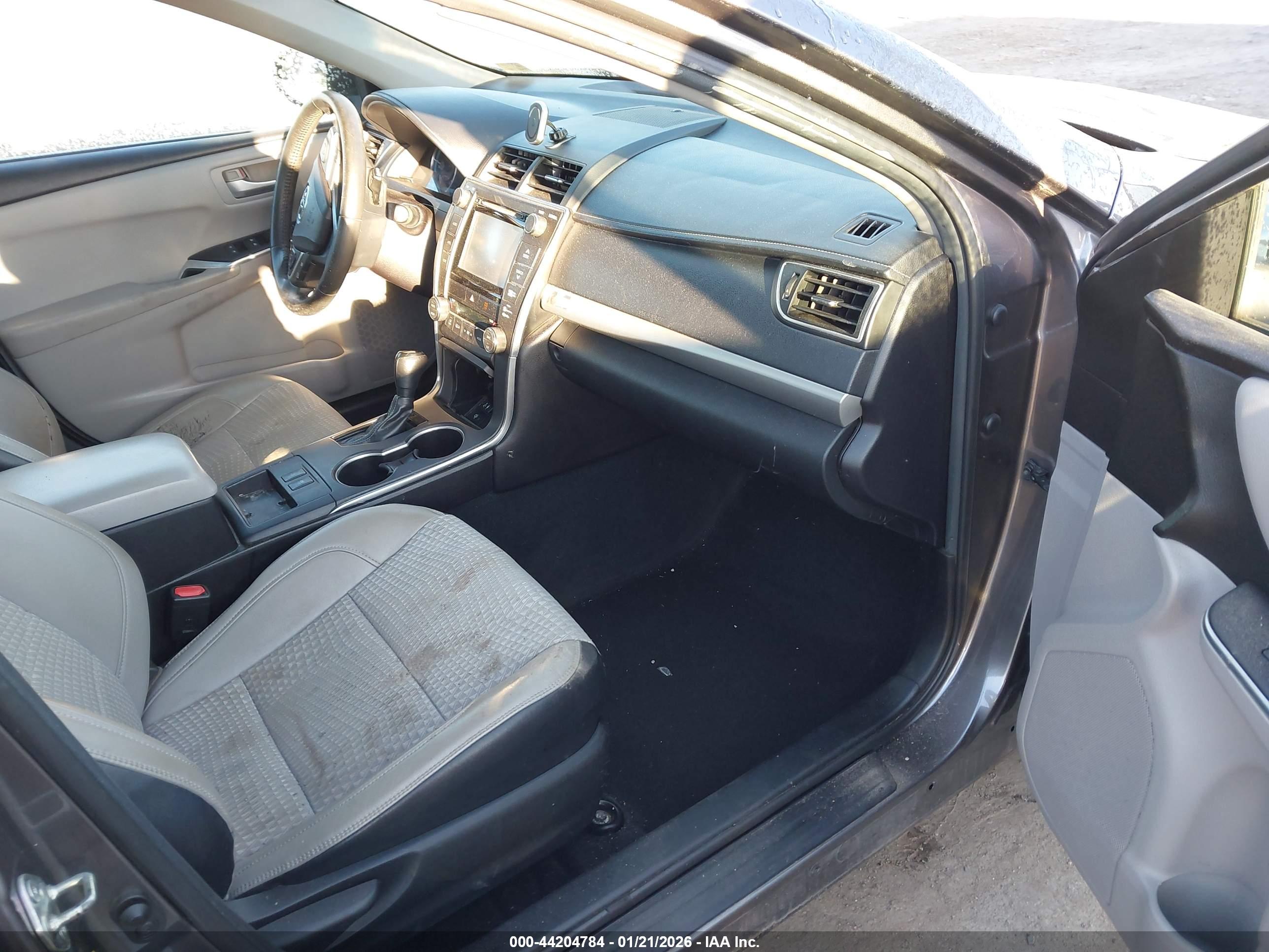 TOYOTA CAMRY image 5