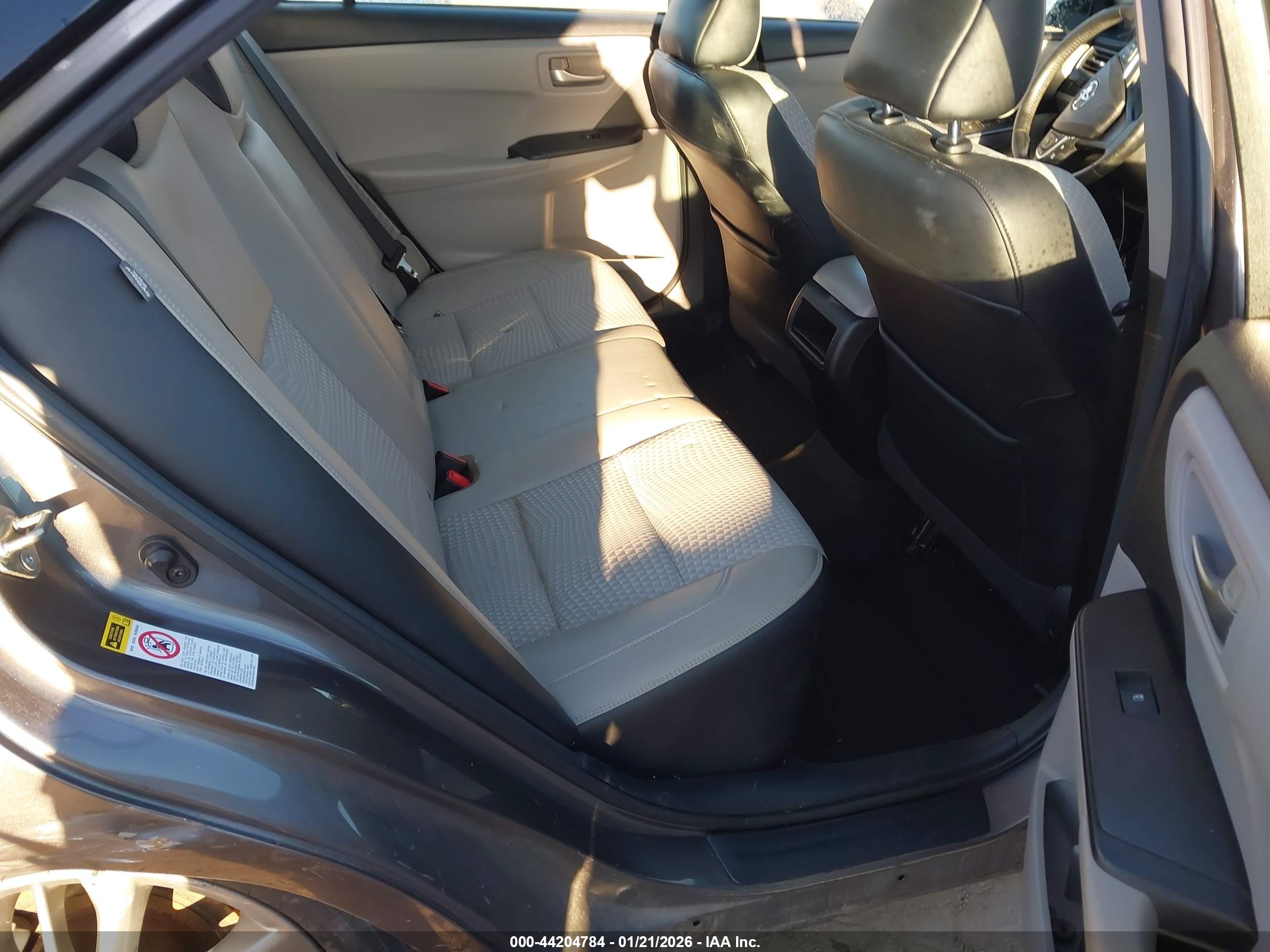 TOYOTA CAMRY image 8