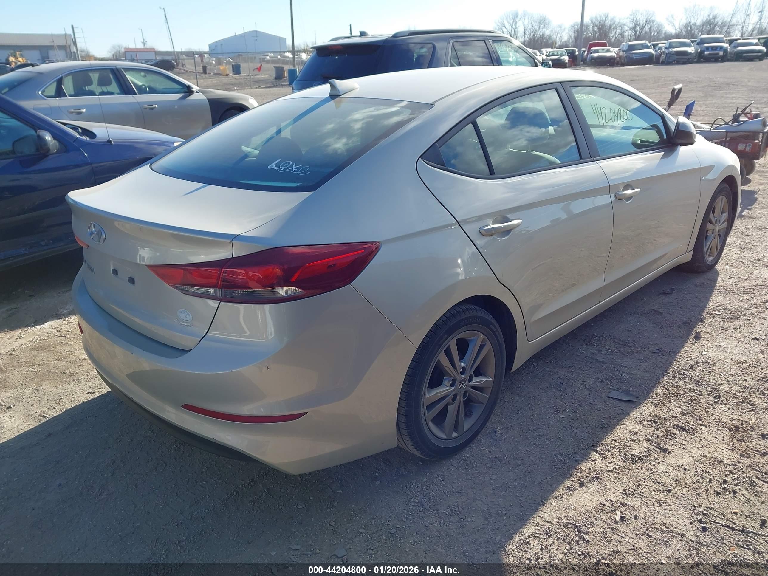 HYUNDAI ELANTRA image 4