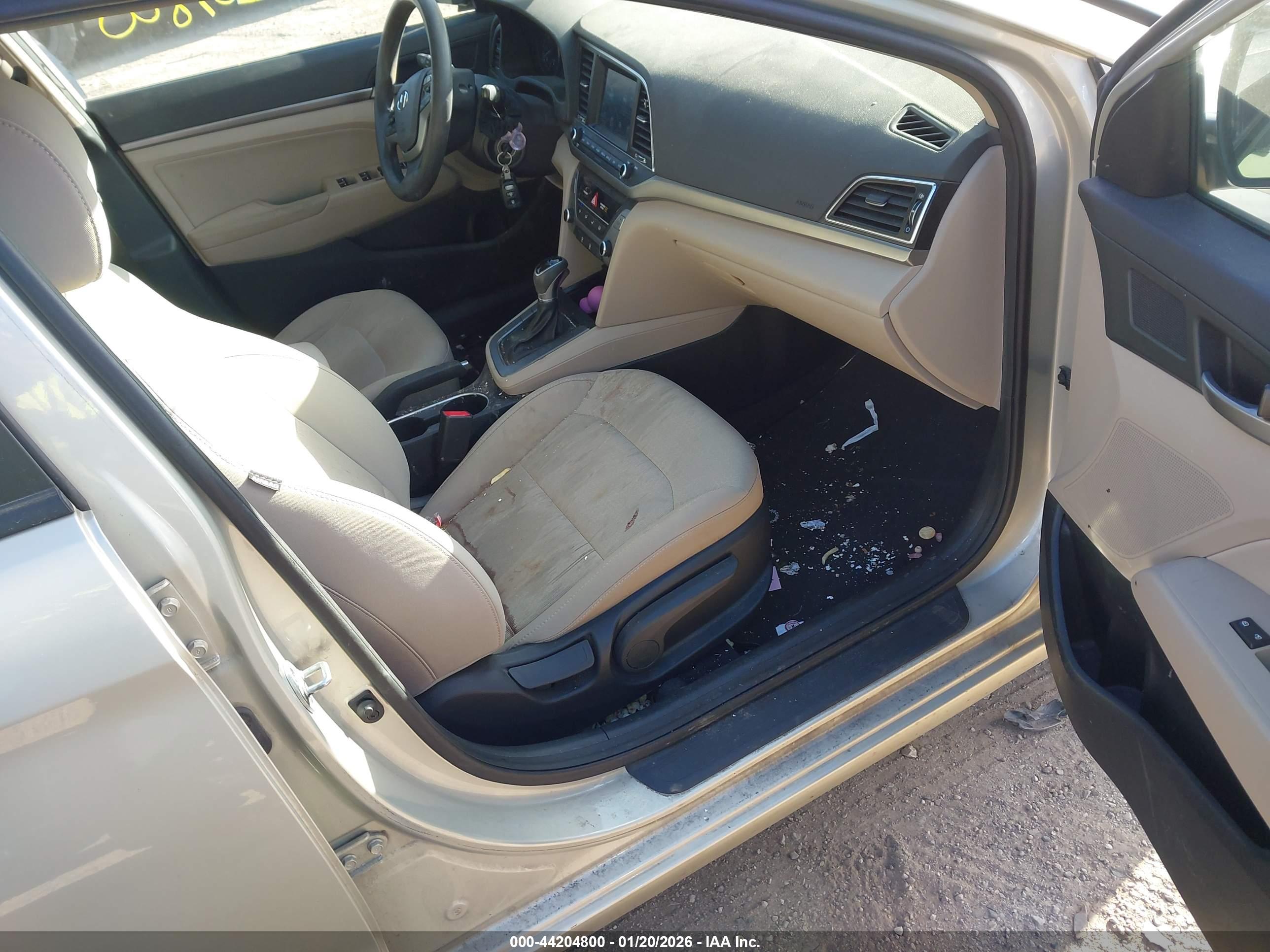HYUNDAI ELANTRA image 5
