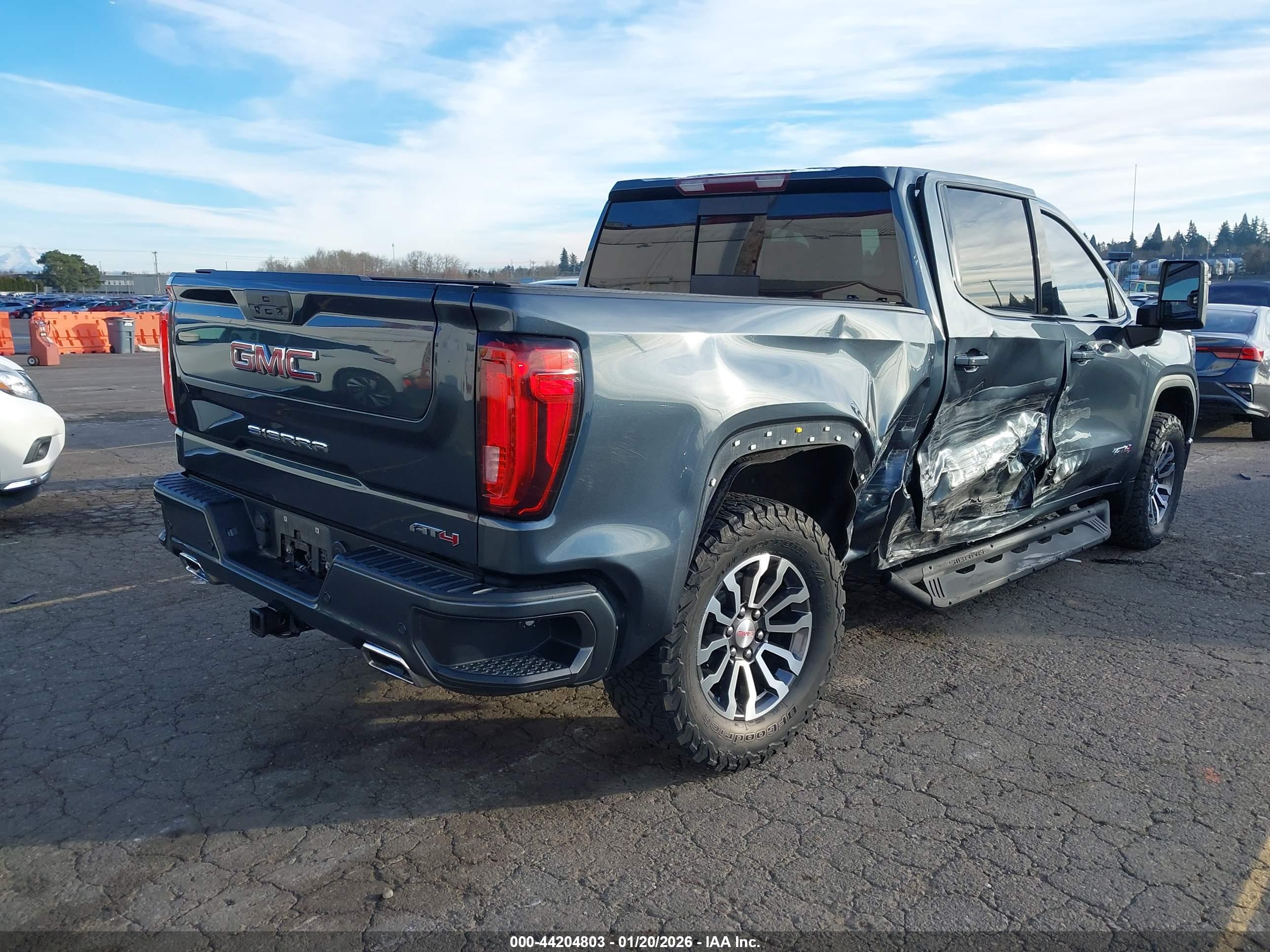GMC SIERRA image 4