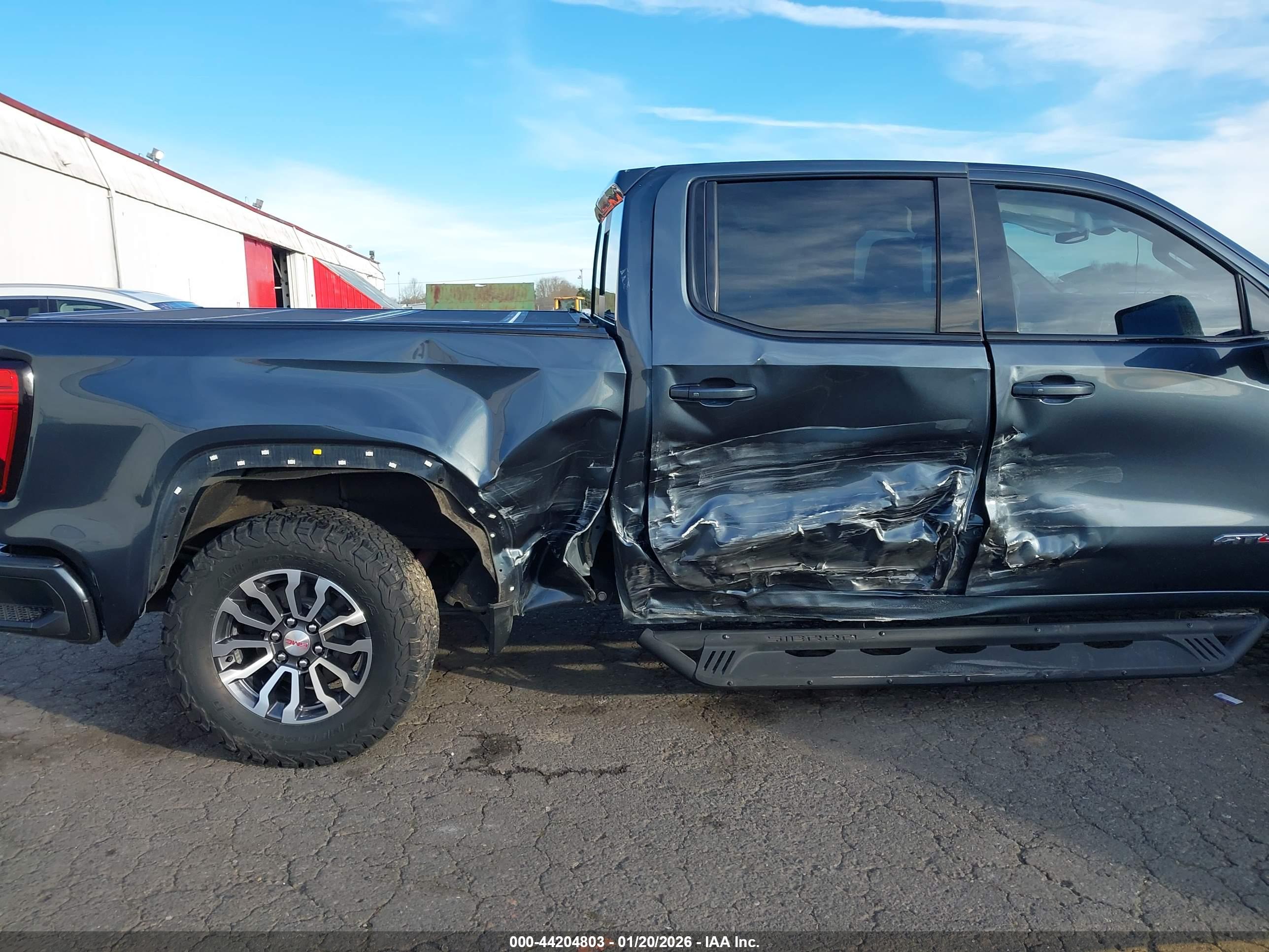 GMC SIERRA image 6