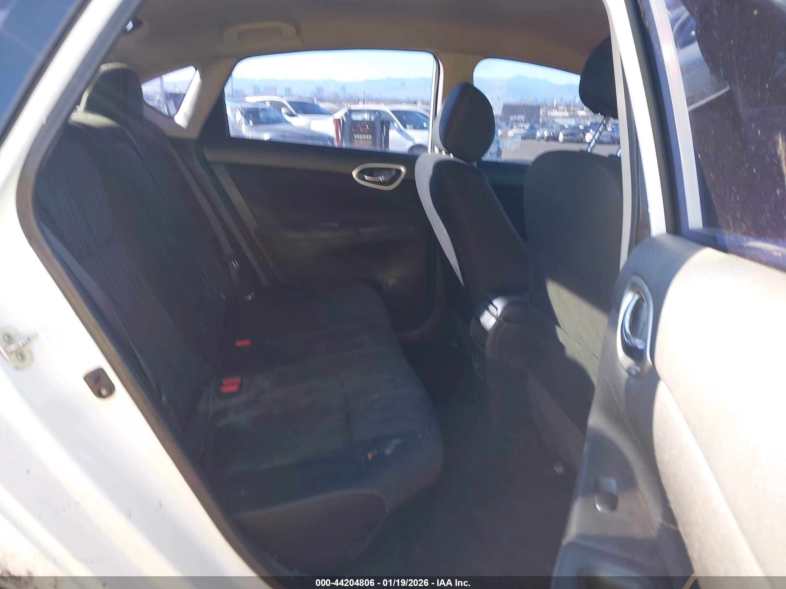 NISSAN SENTRA image 8