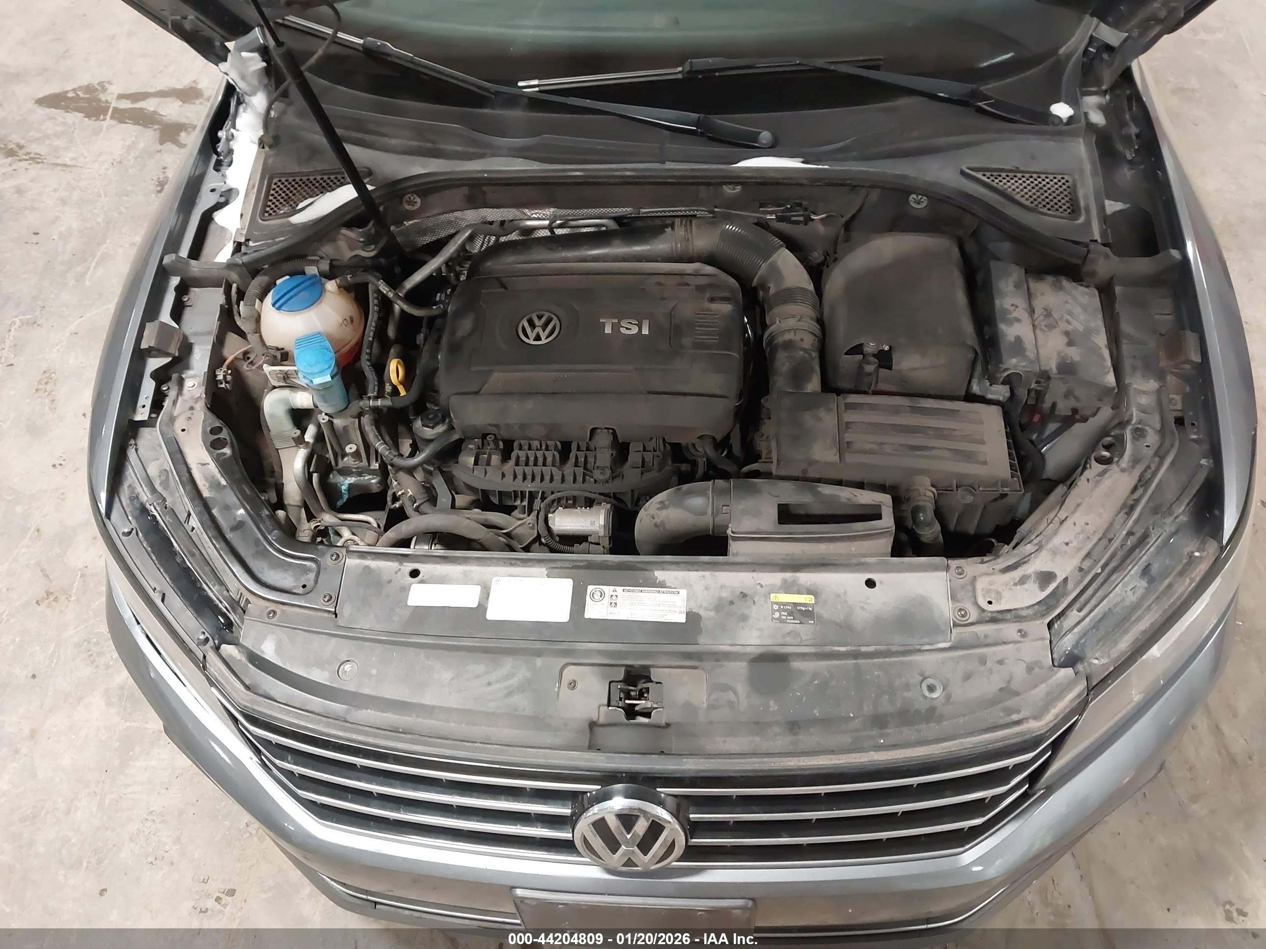 VOLKSWAGEN PASSAT image 10