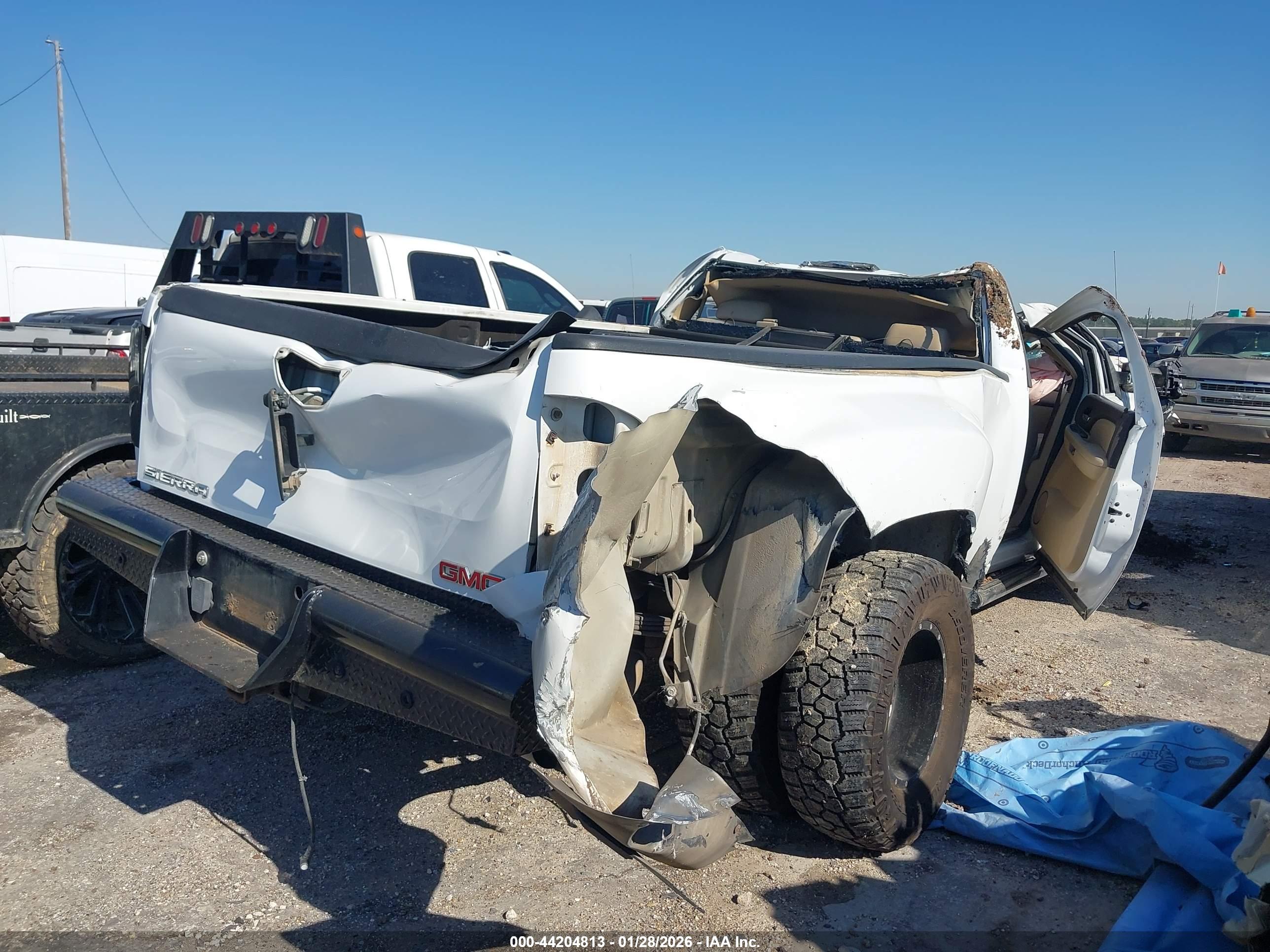 GMC SIERRA image 4