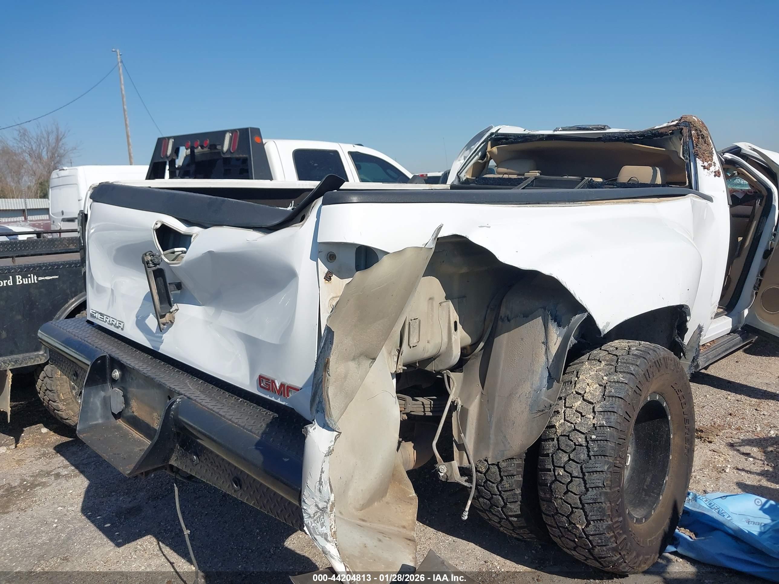 GMC SIERRA image 6