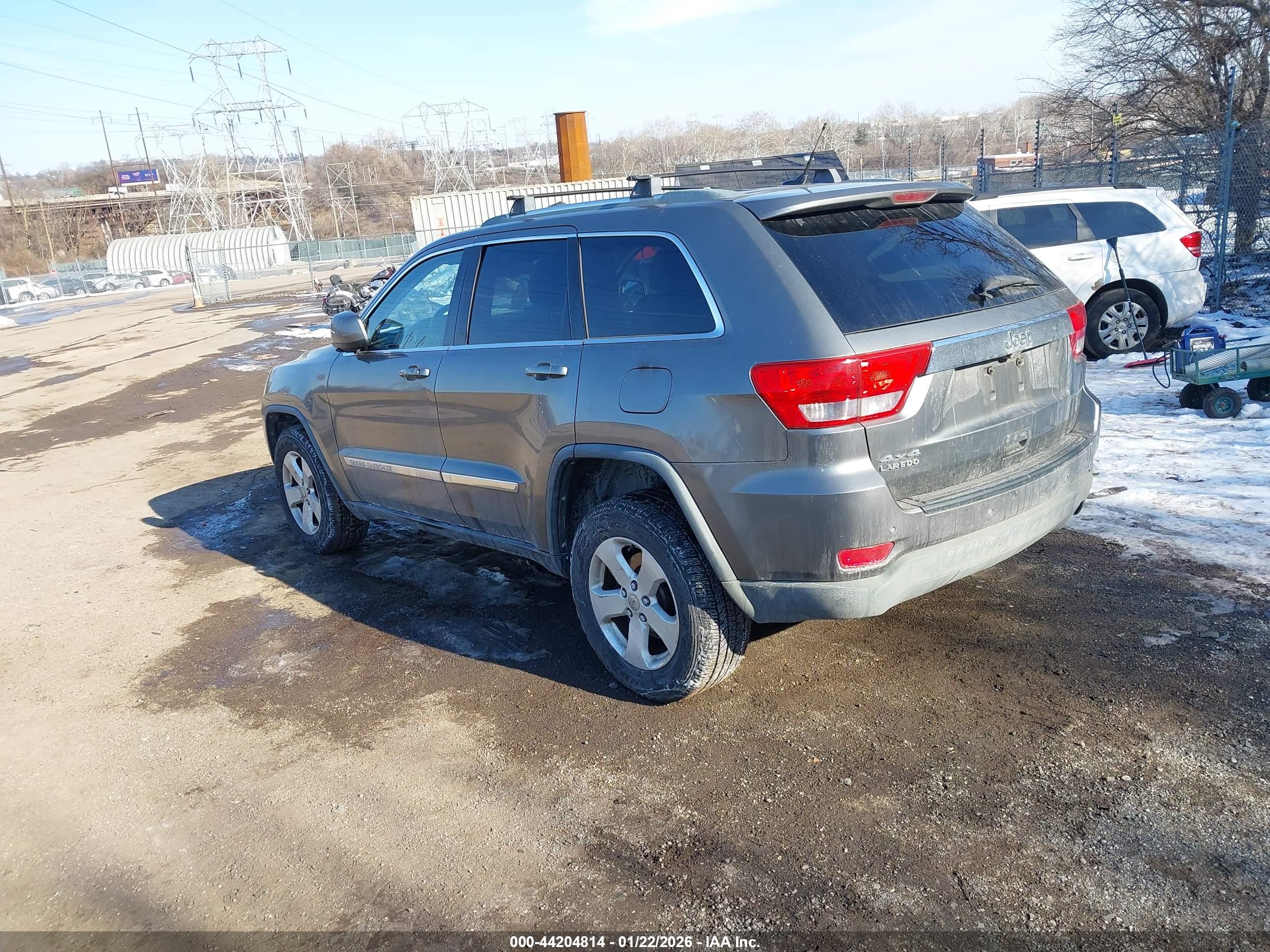 JEEP GRAND image 3