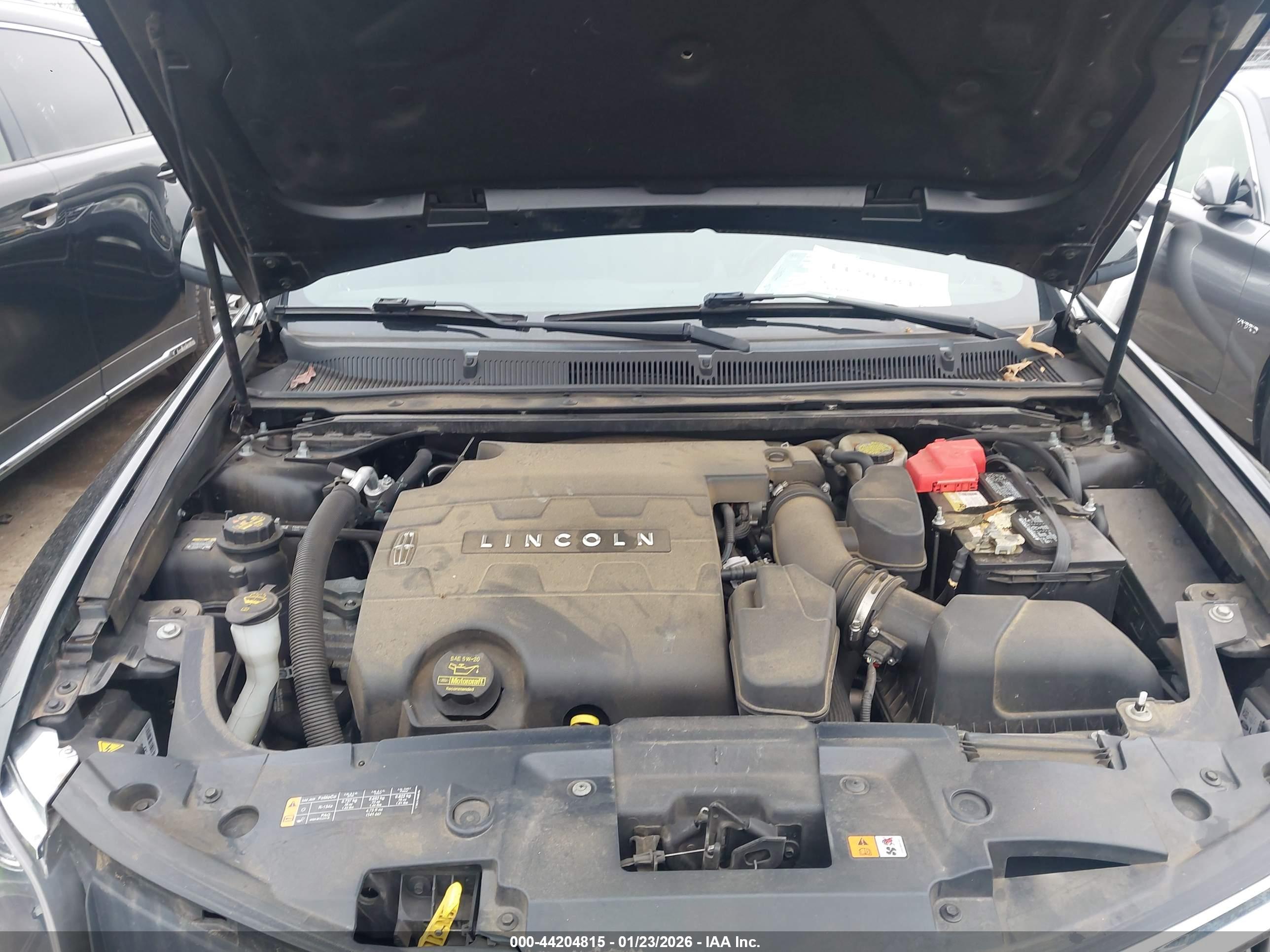 LINCOLN MKS image 10