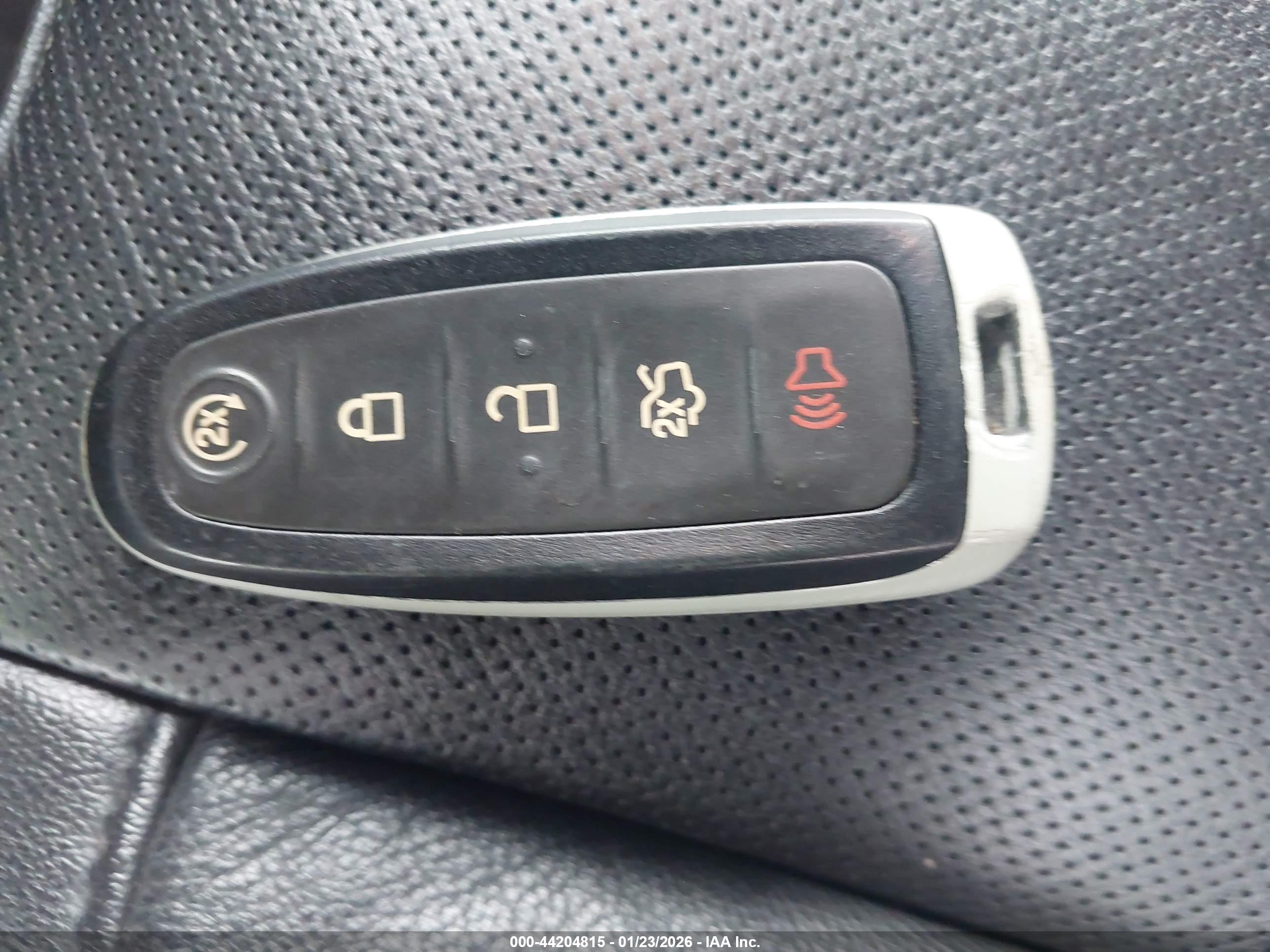 LINCOLN MKS image 11