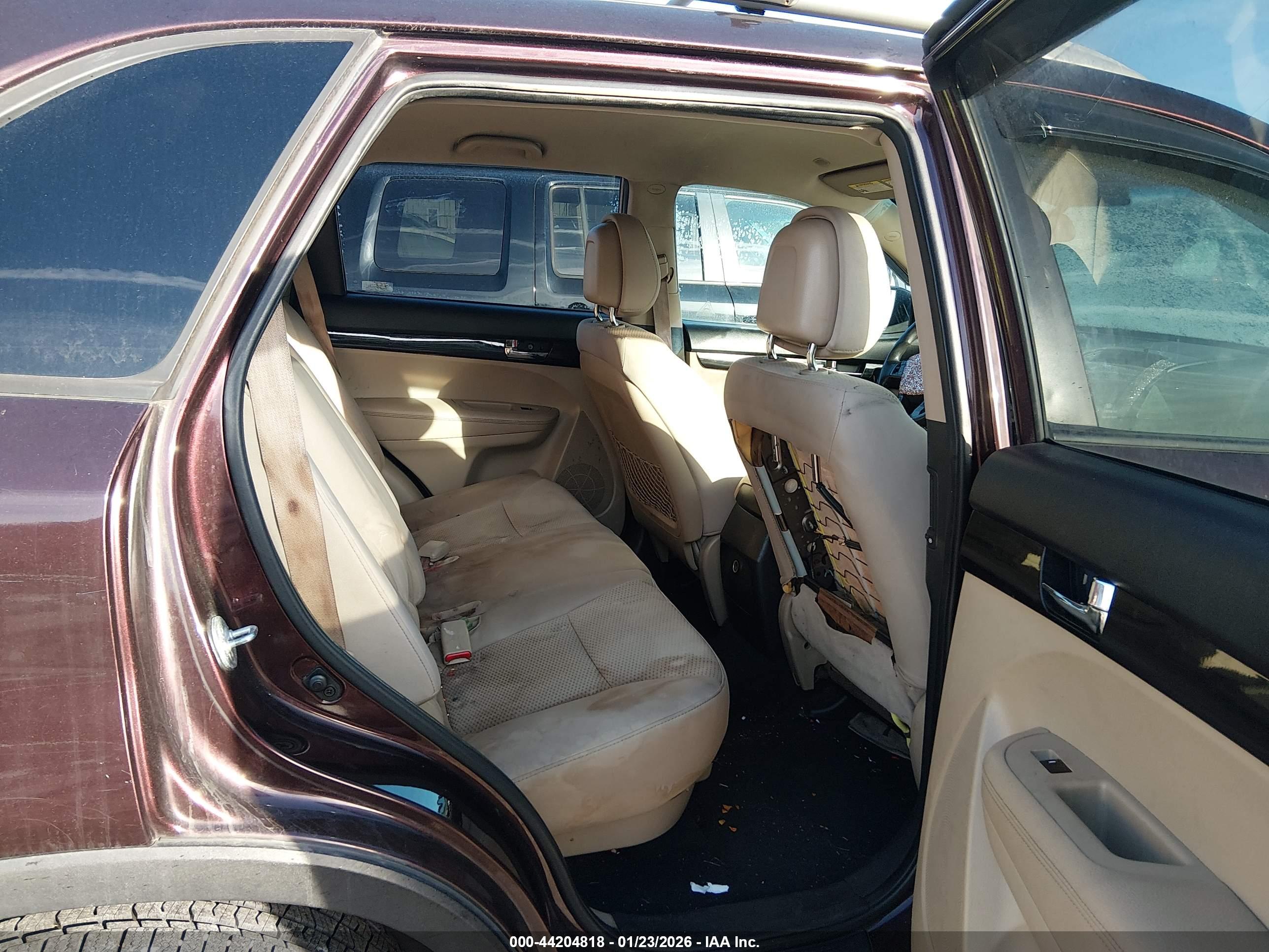 KIA SORENTO image 8