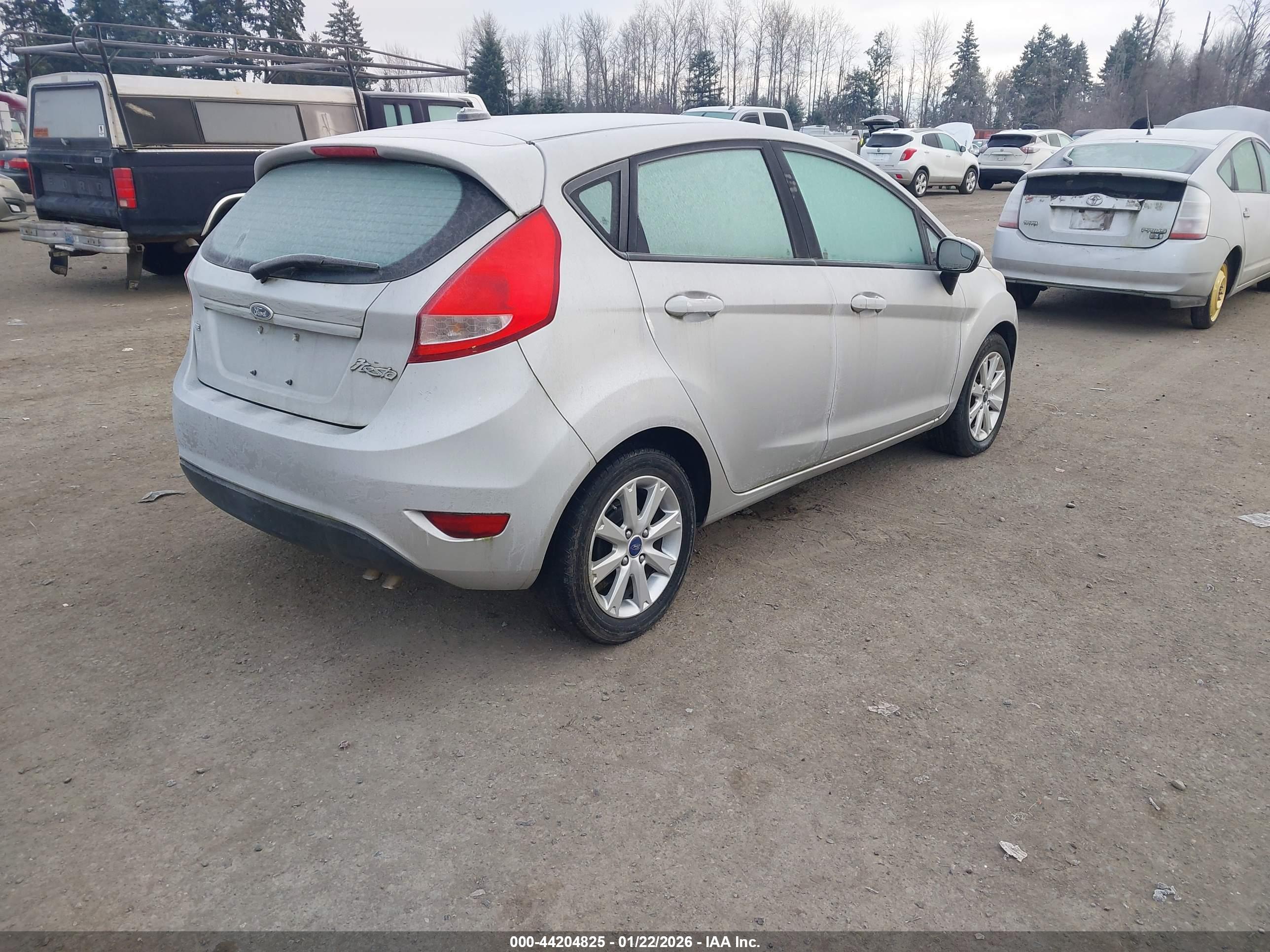 FORD FIESTA image 4