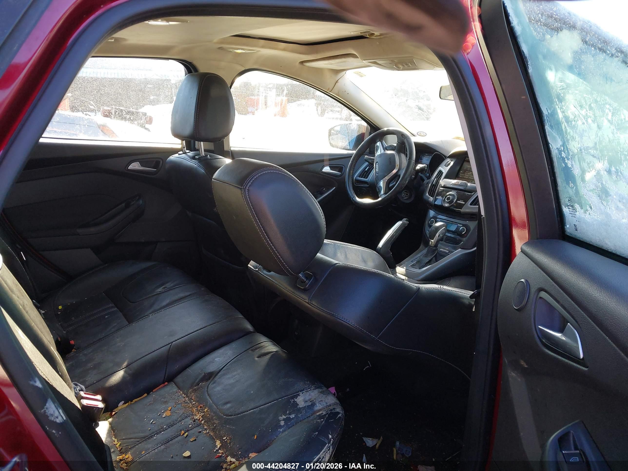 FORD FOCUS image 8