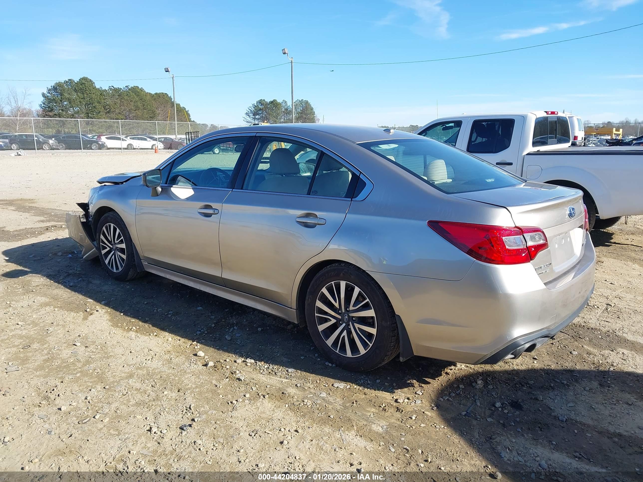 SUBARU LEGACY image 3