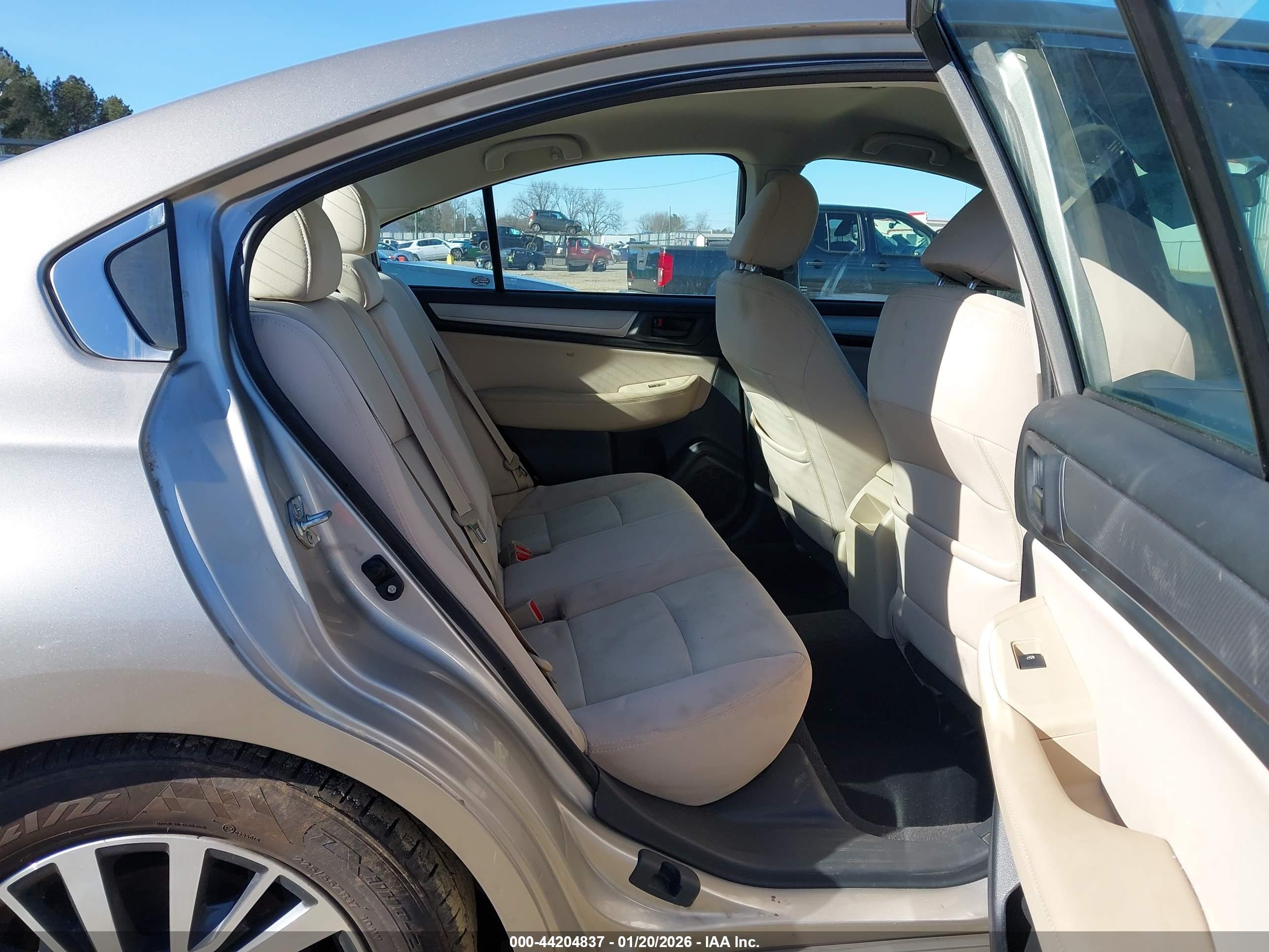 SUBARU LEGACY image 8