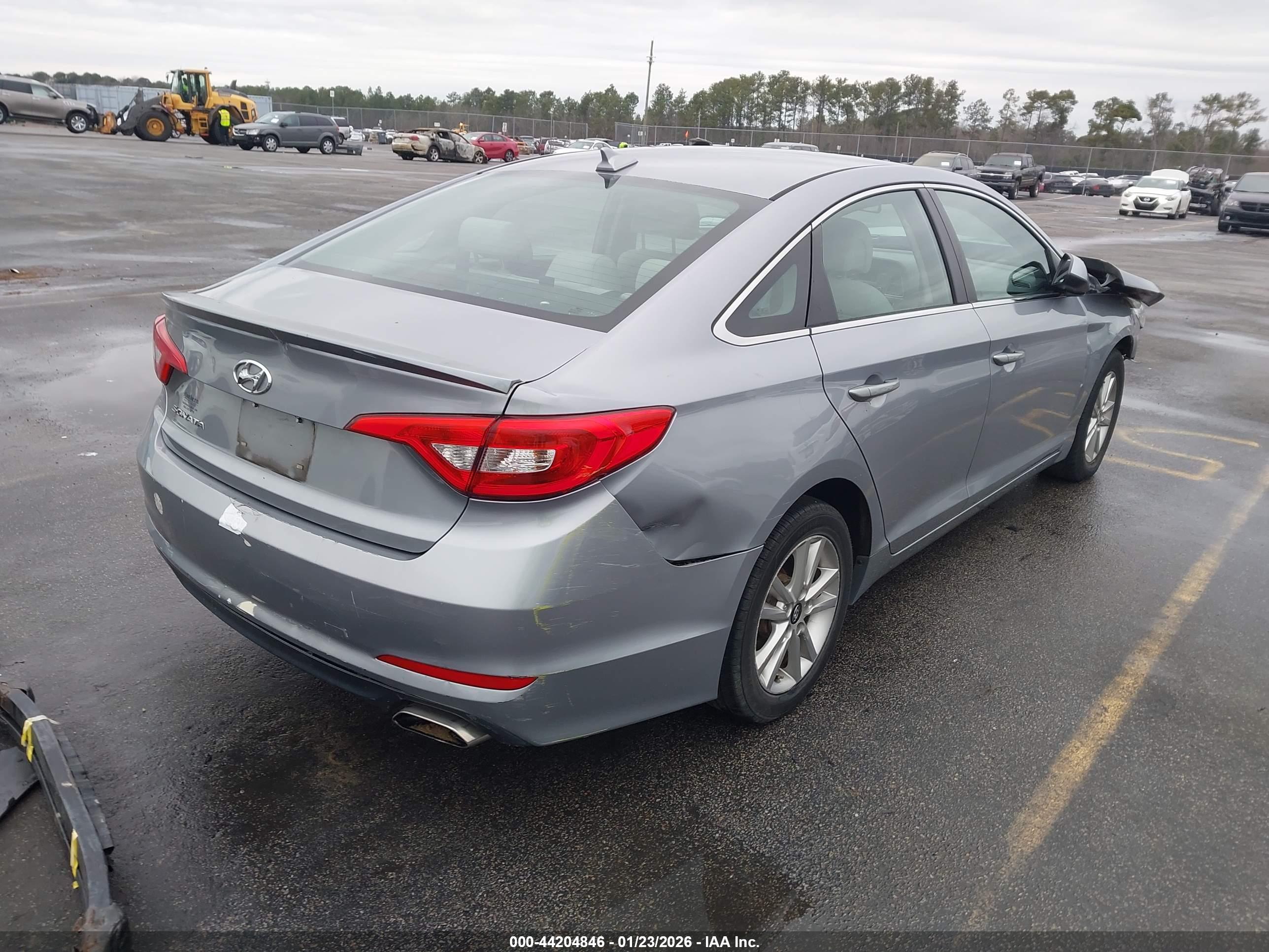 HYUNDAI SONATA image 4