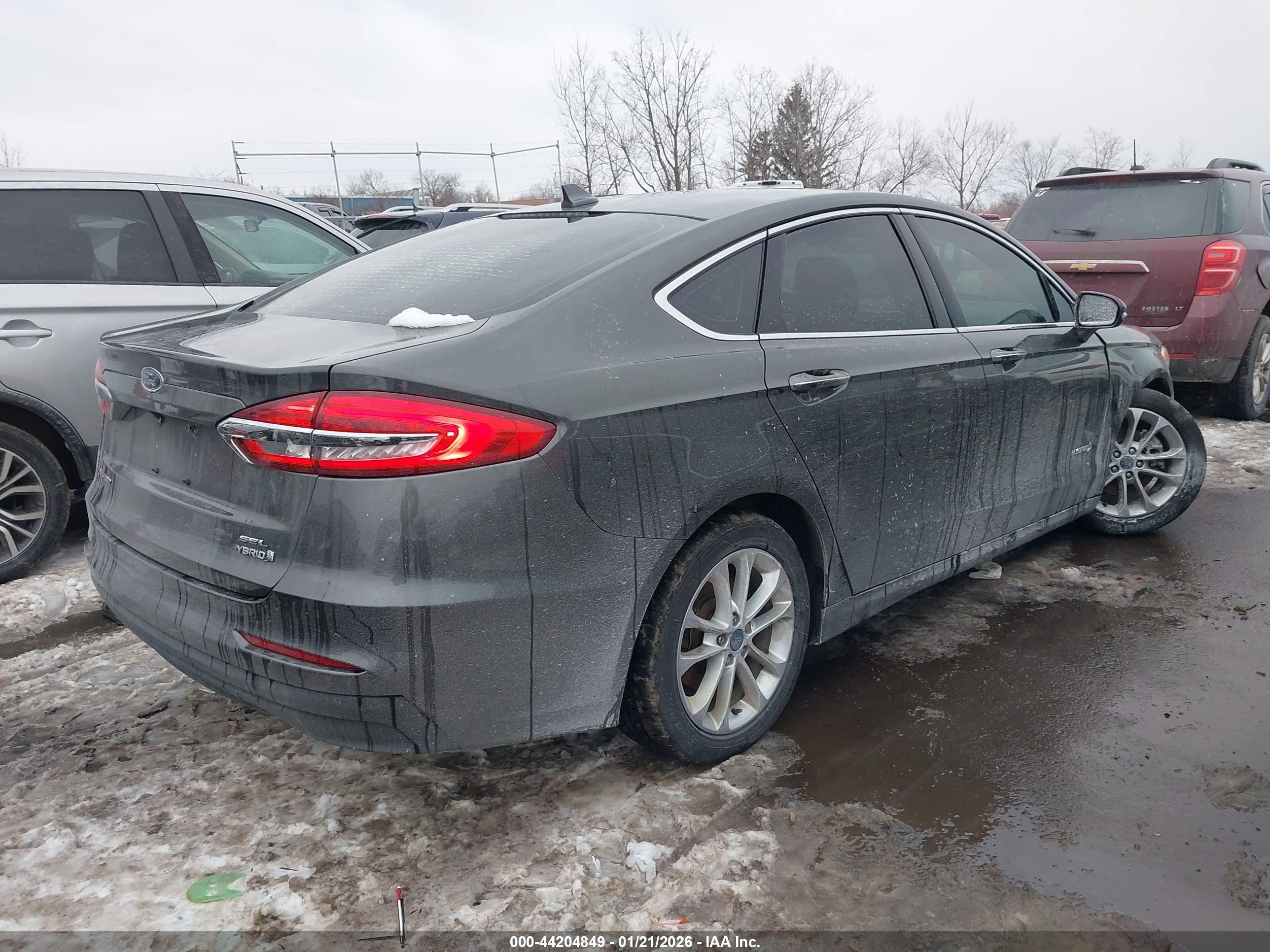 FORD FUSION image 4
