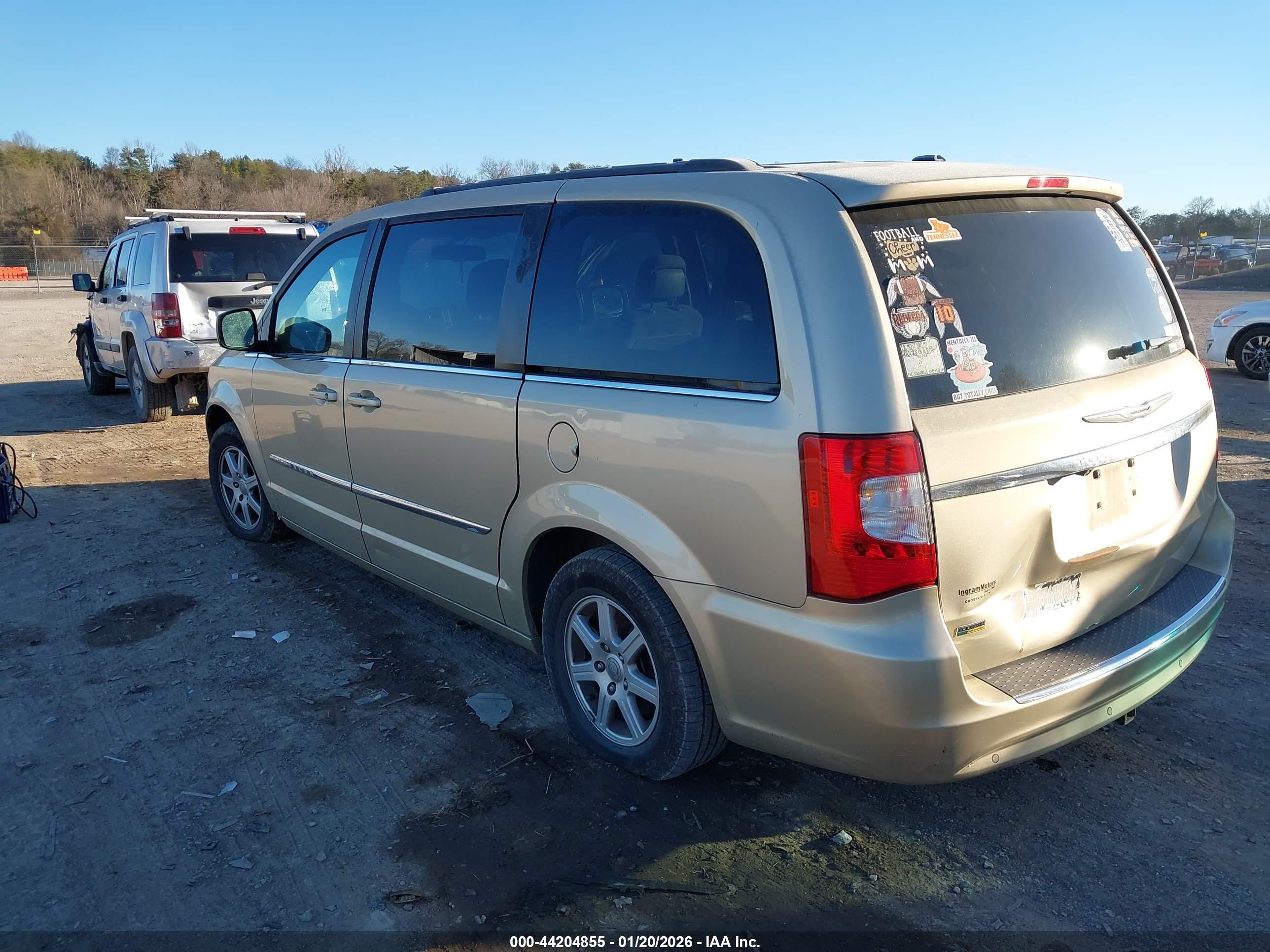 CHRYSLER TOWN image 3