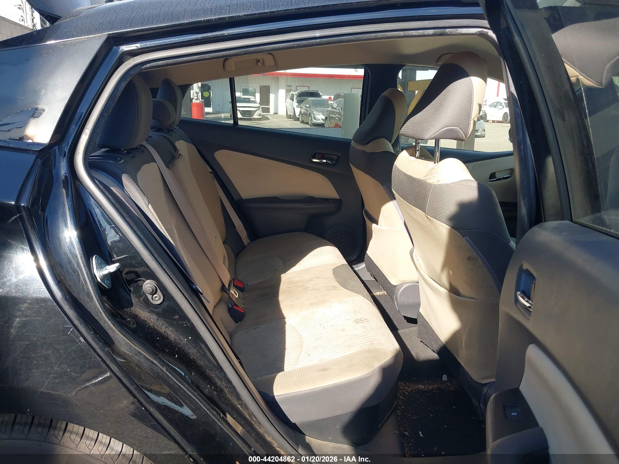 TOYOTA PRIUS image 8