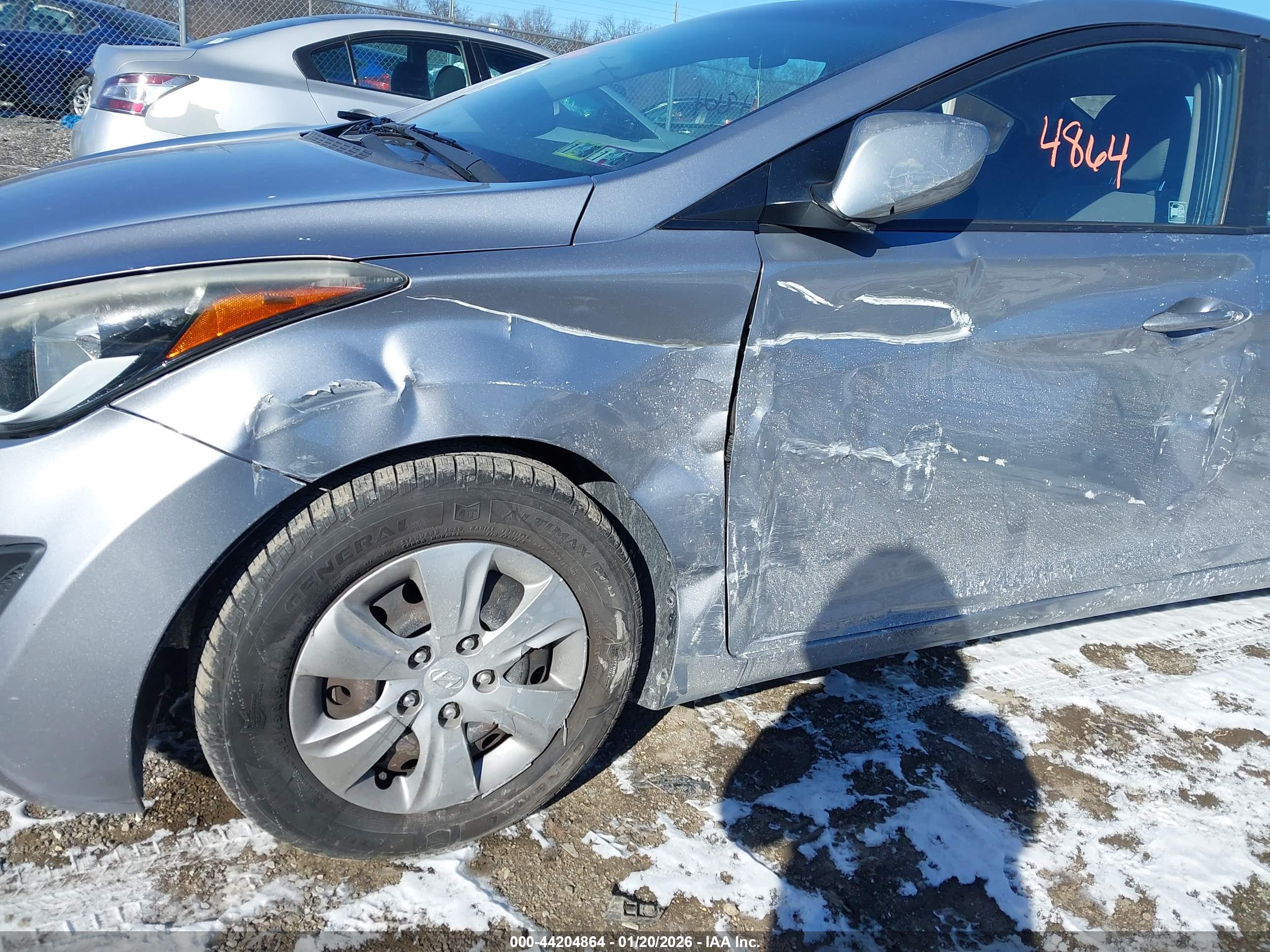 HYUNDAI ELANTRA image 6