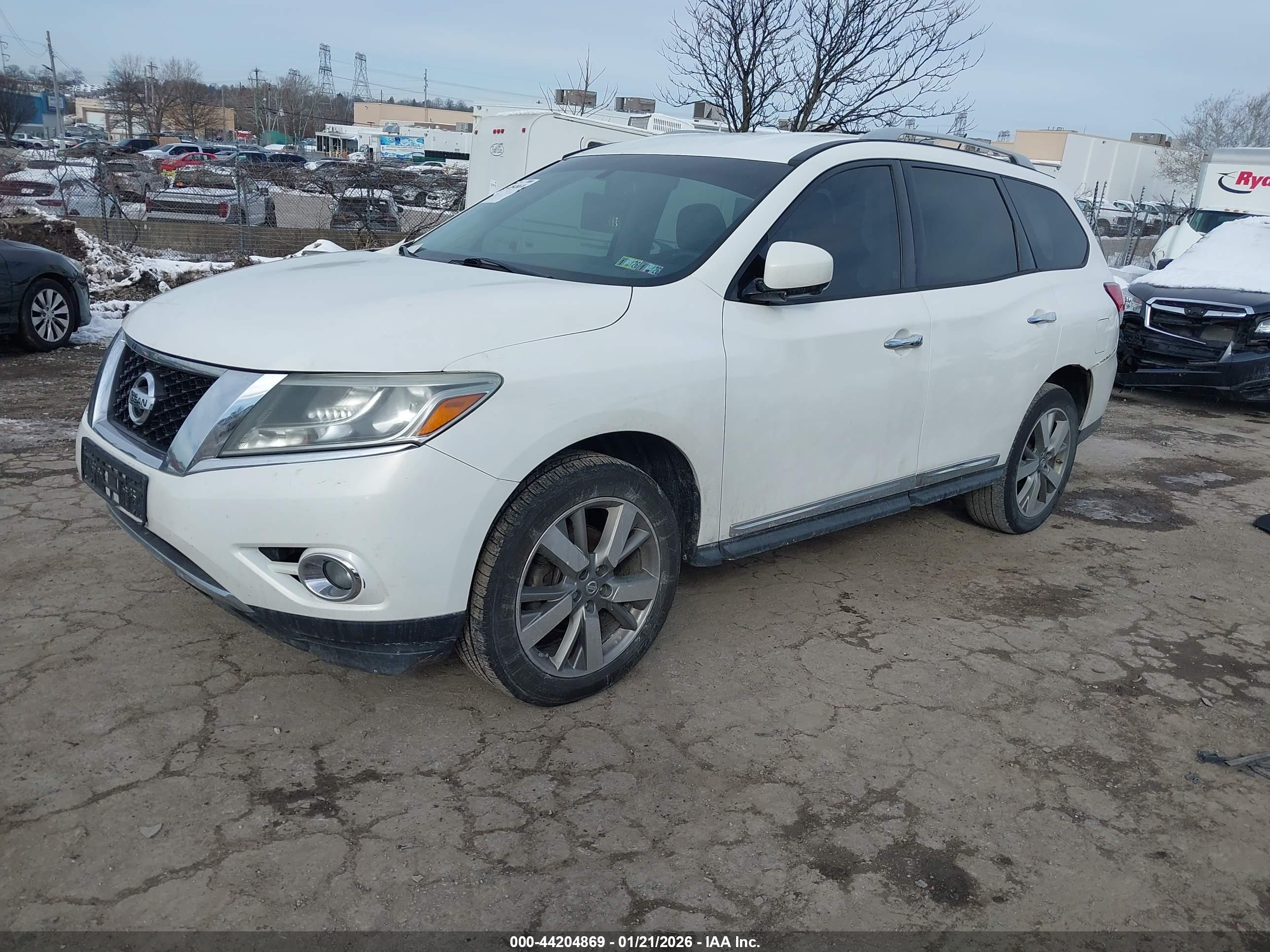 NISSAN PATHFINDER image 2