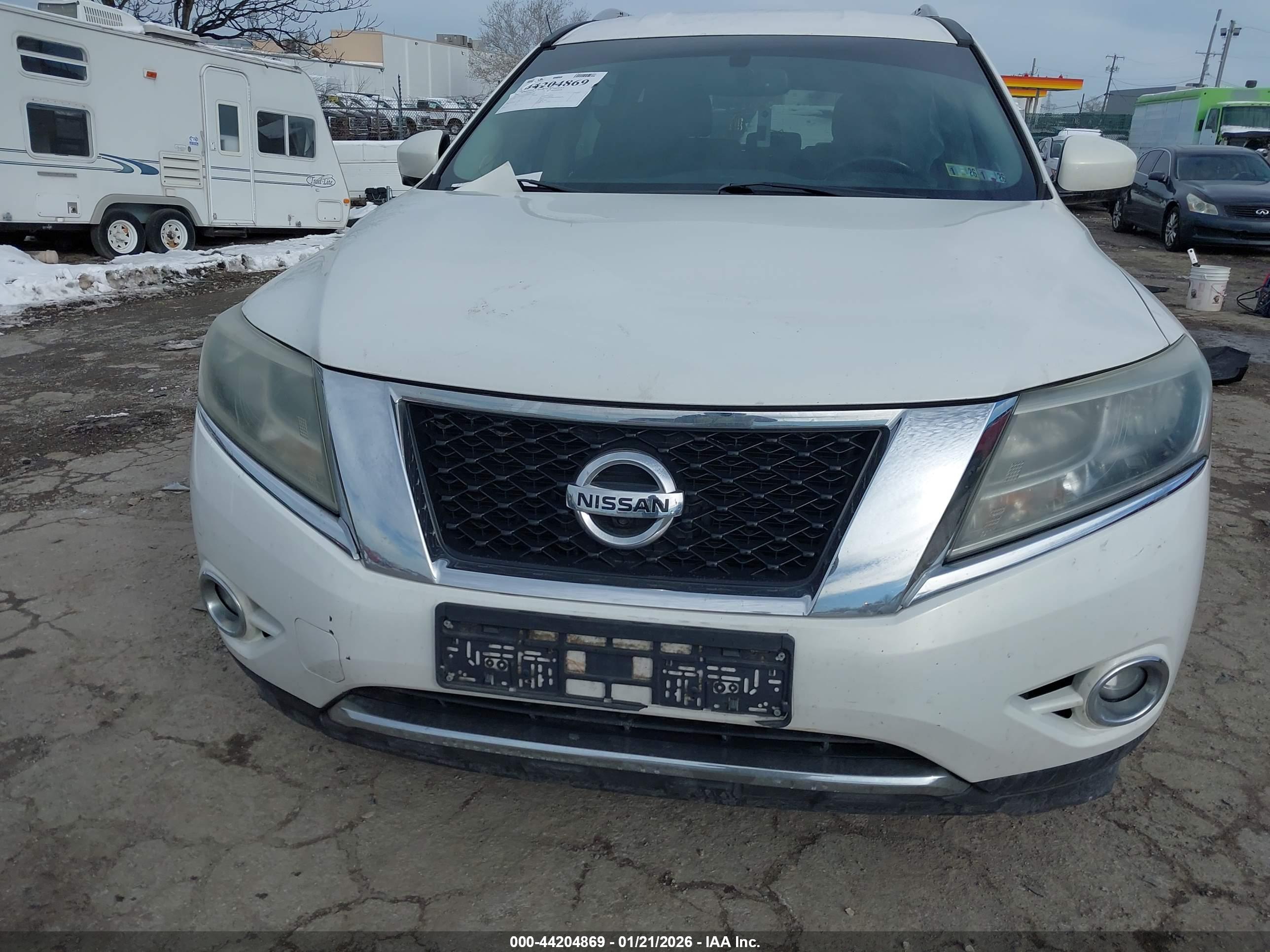 NISSAN PATHFINDER image 6