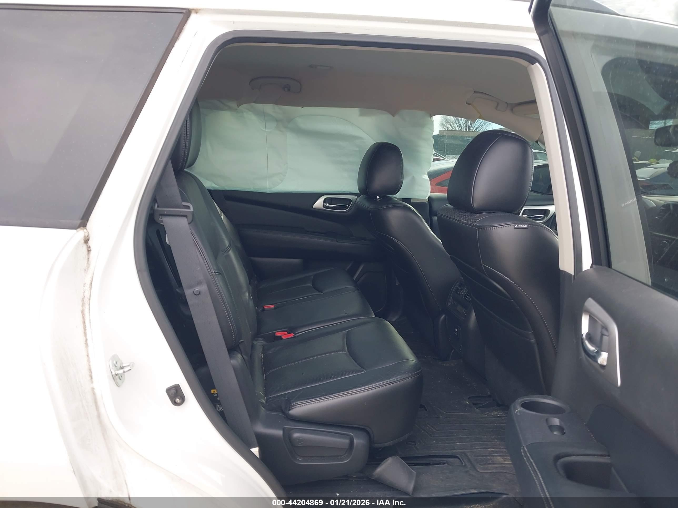 NISSAN PATHFINDER image 8