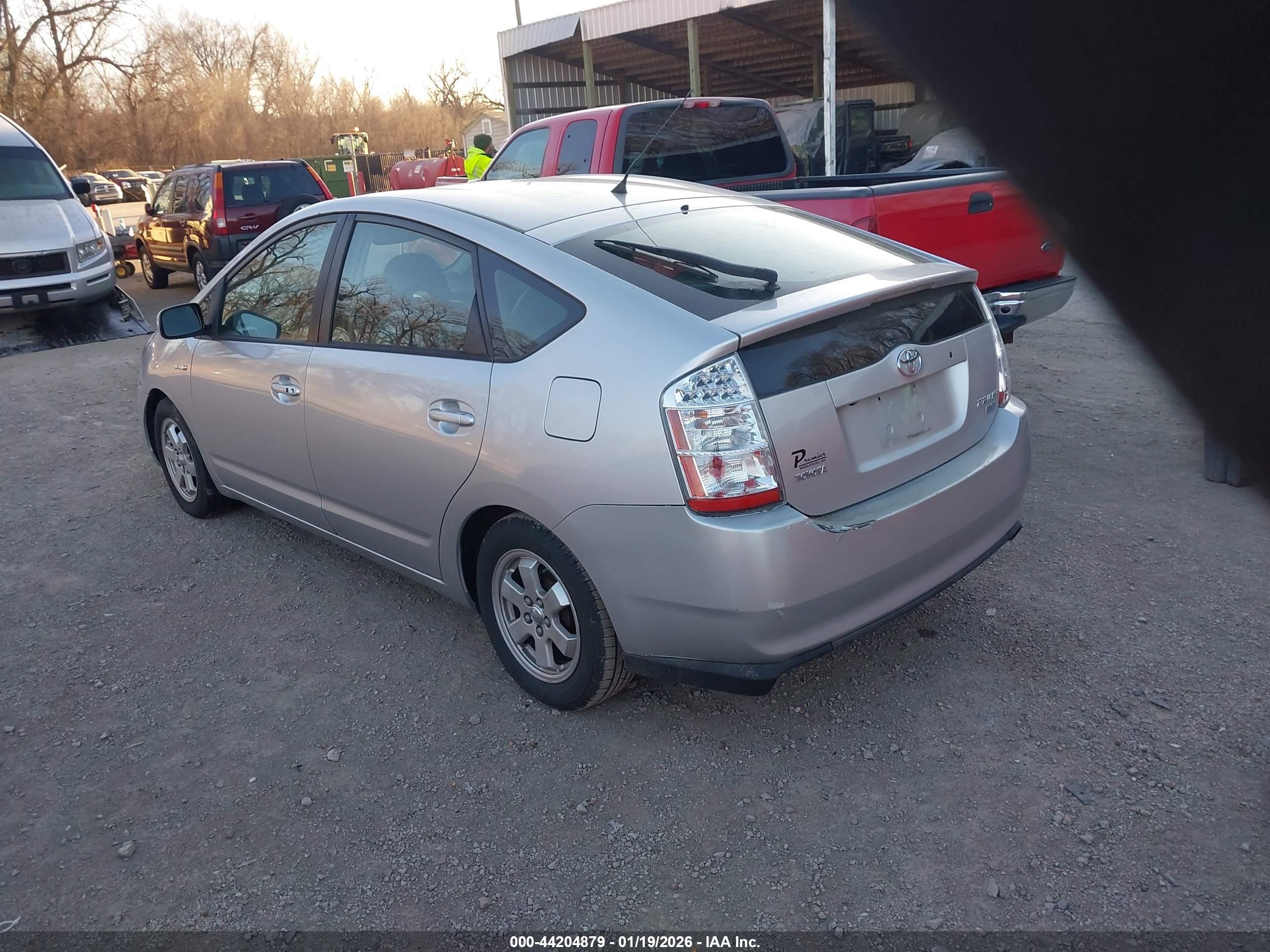 TOYOTA PRIUS image 3