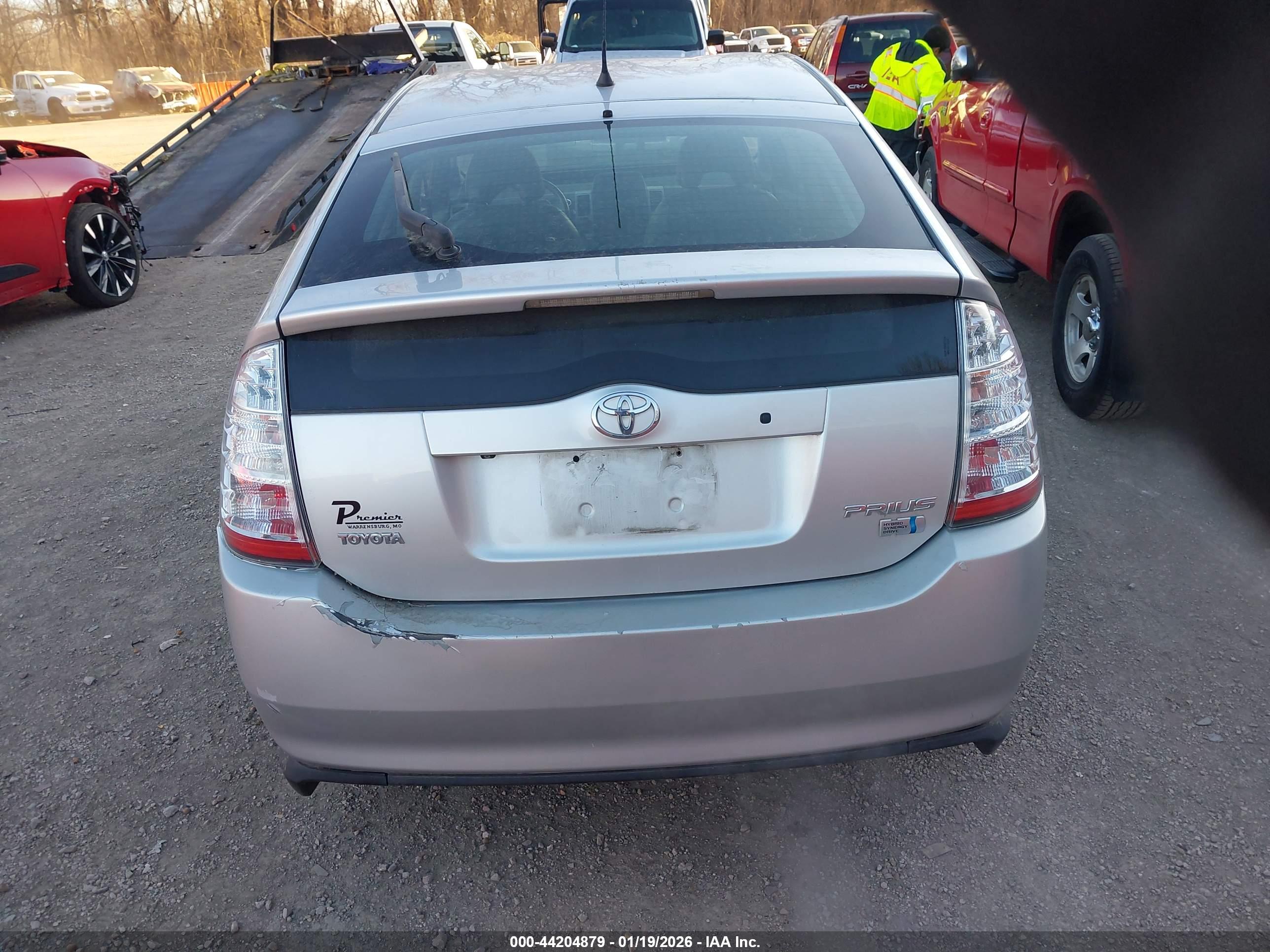 TOYOTA PRIUS image 6