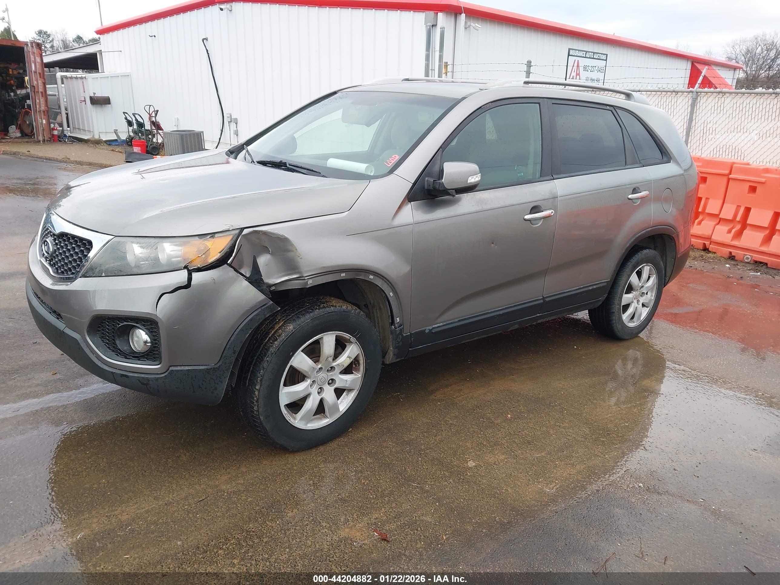 KIA SORENTO image 2