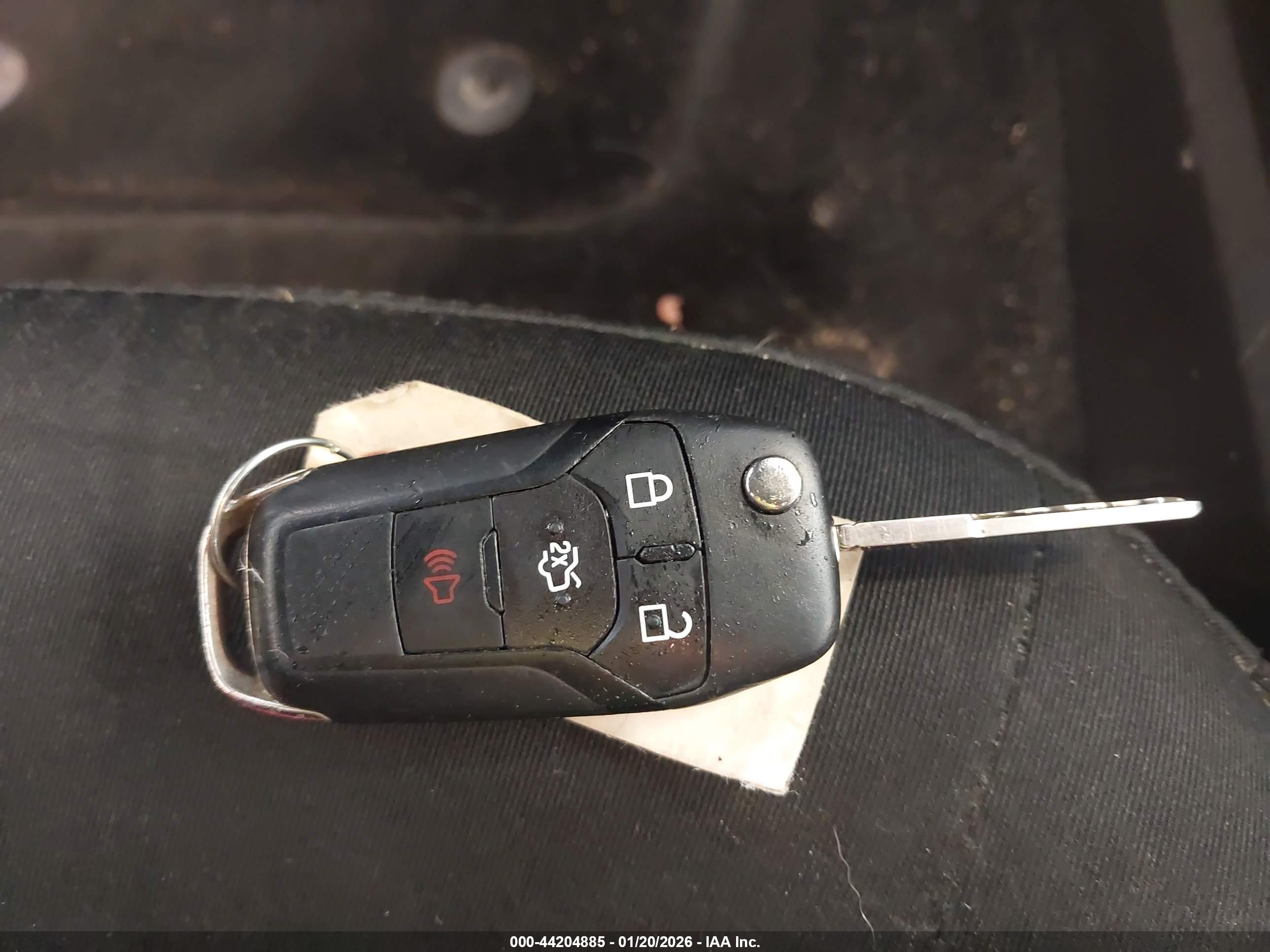 FORD FUSION image 11