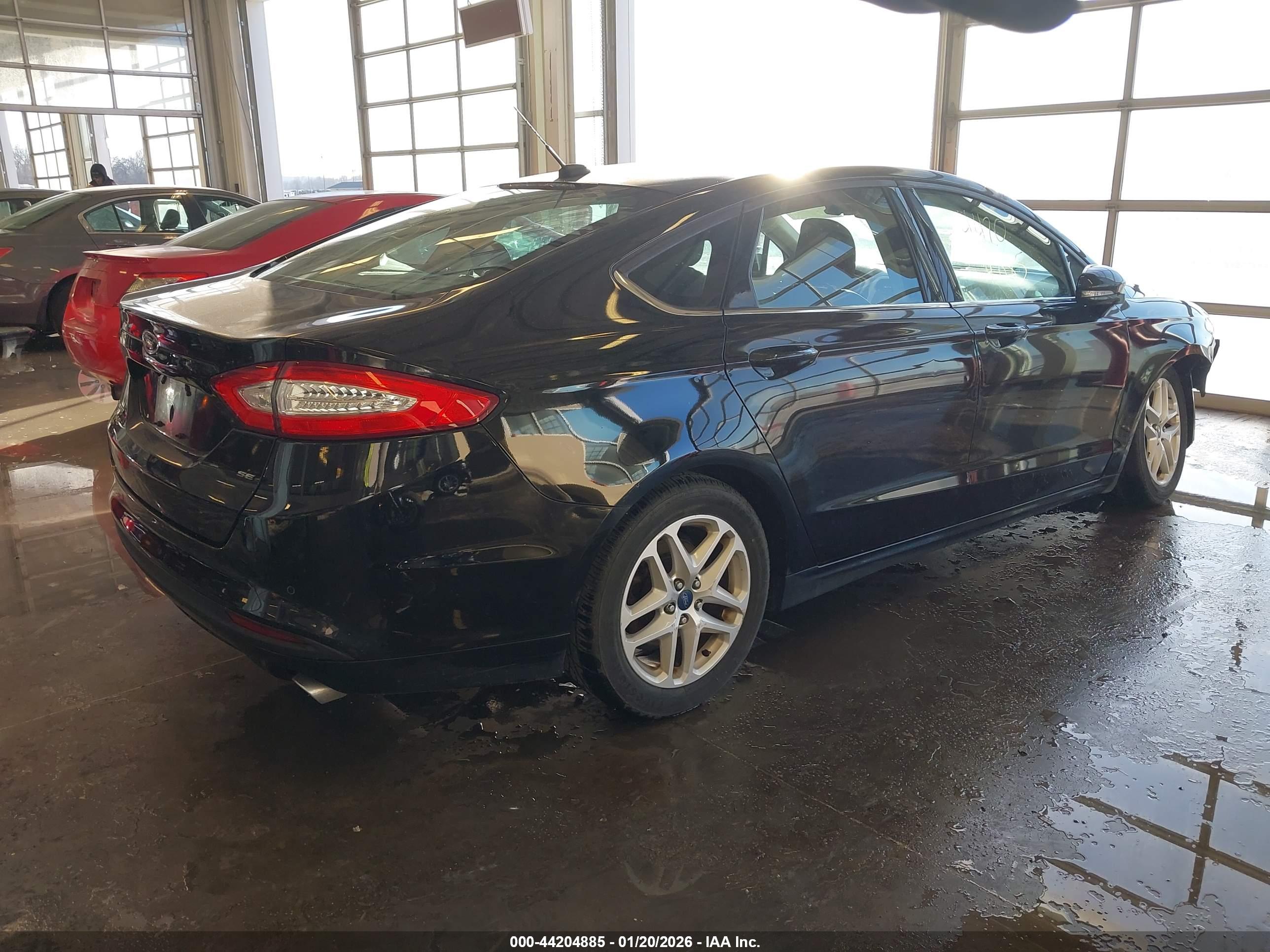 FORD FUSION image 4