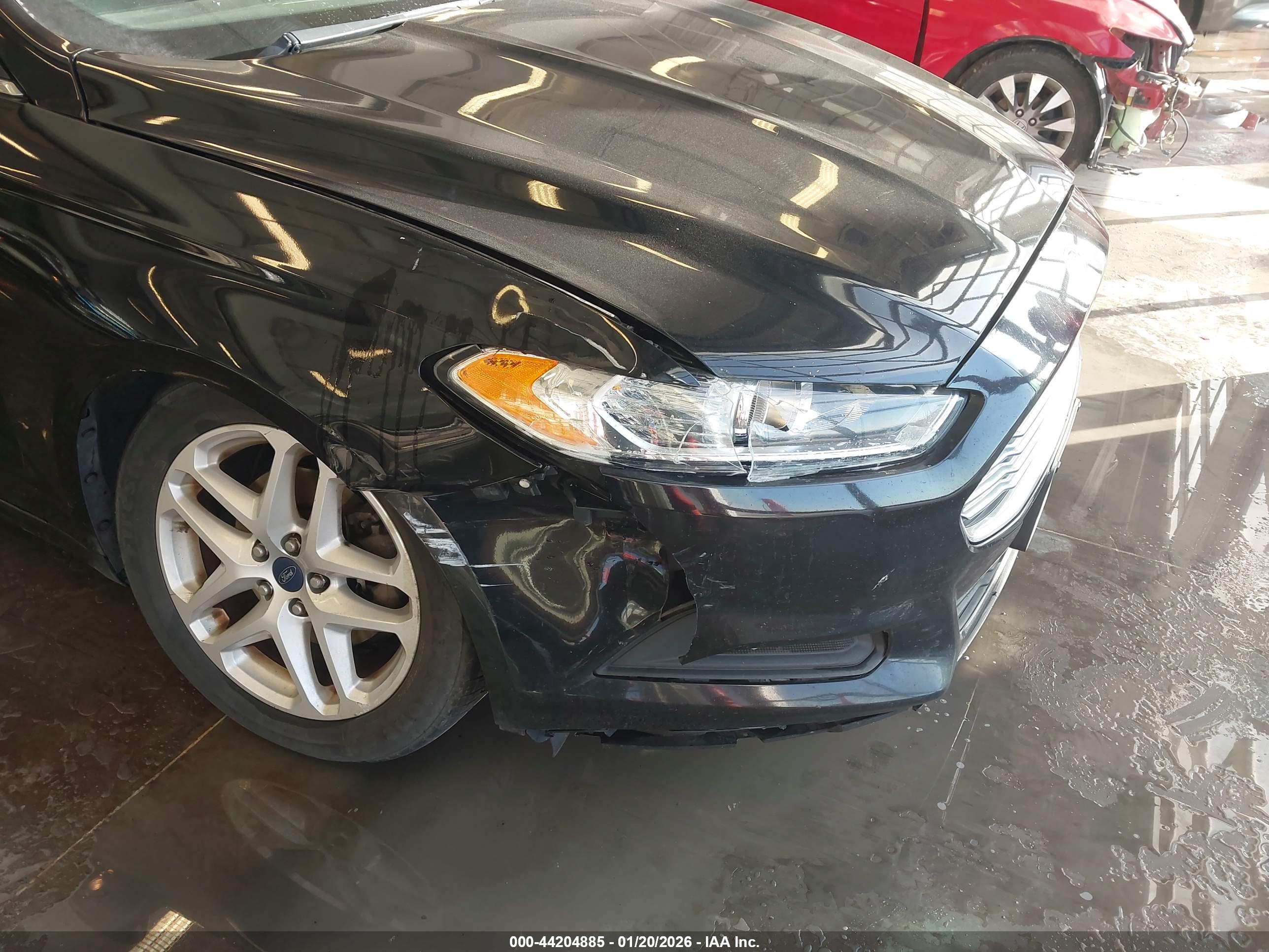 FORD FUSION image 6