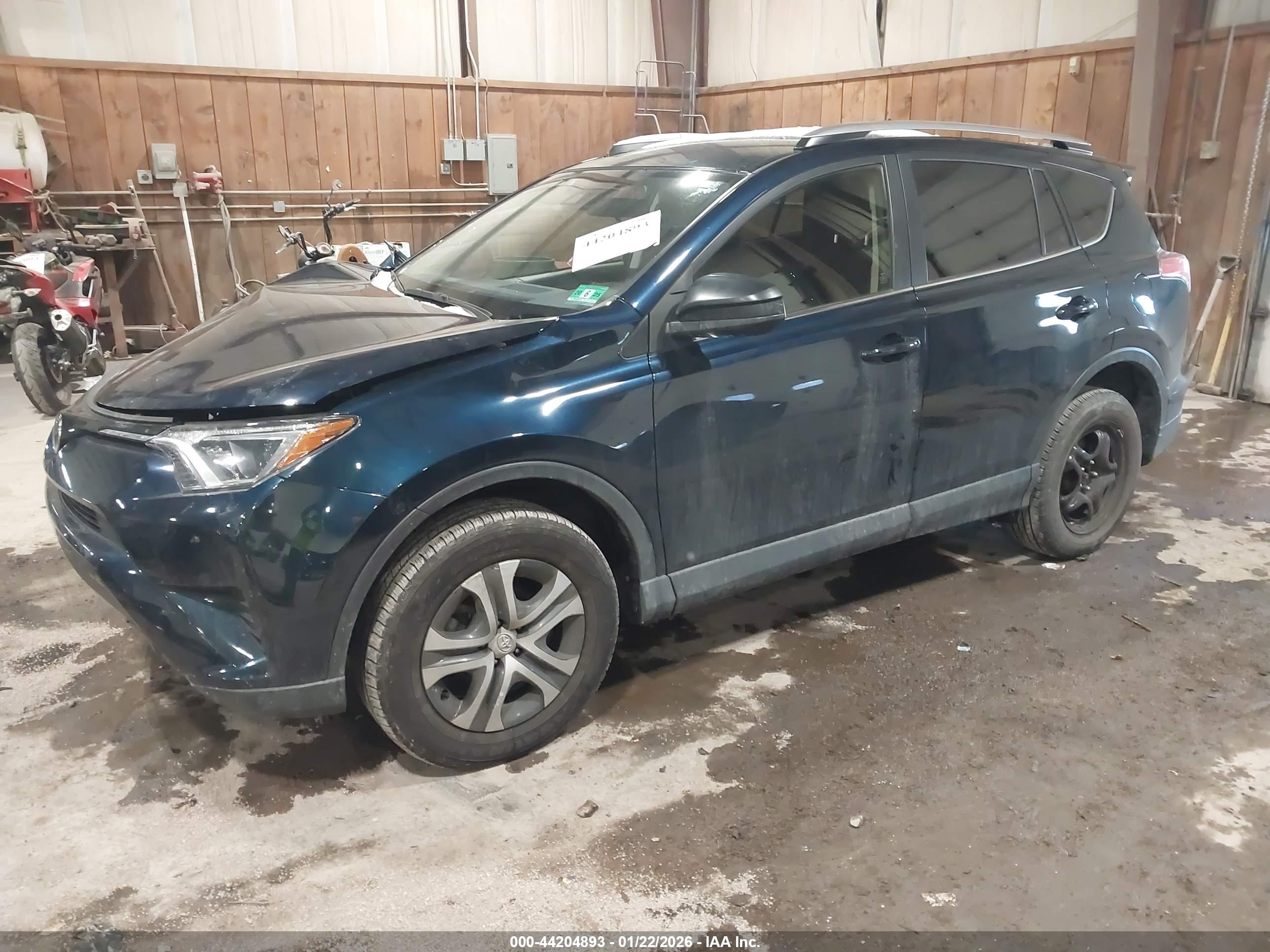 TOYOTA RAV4 image 2