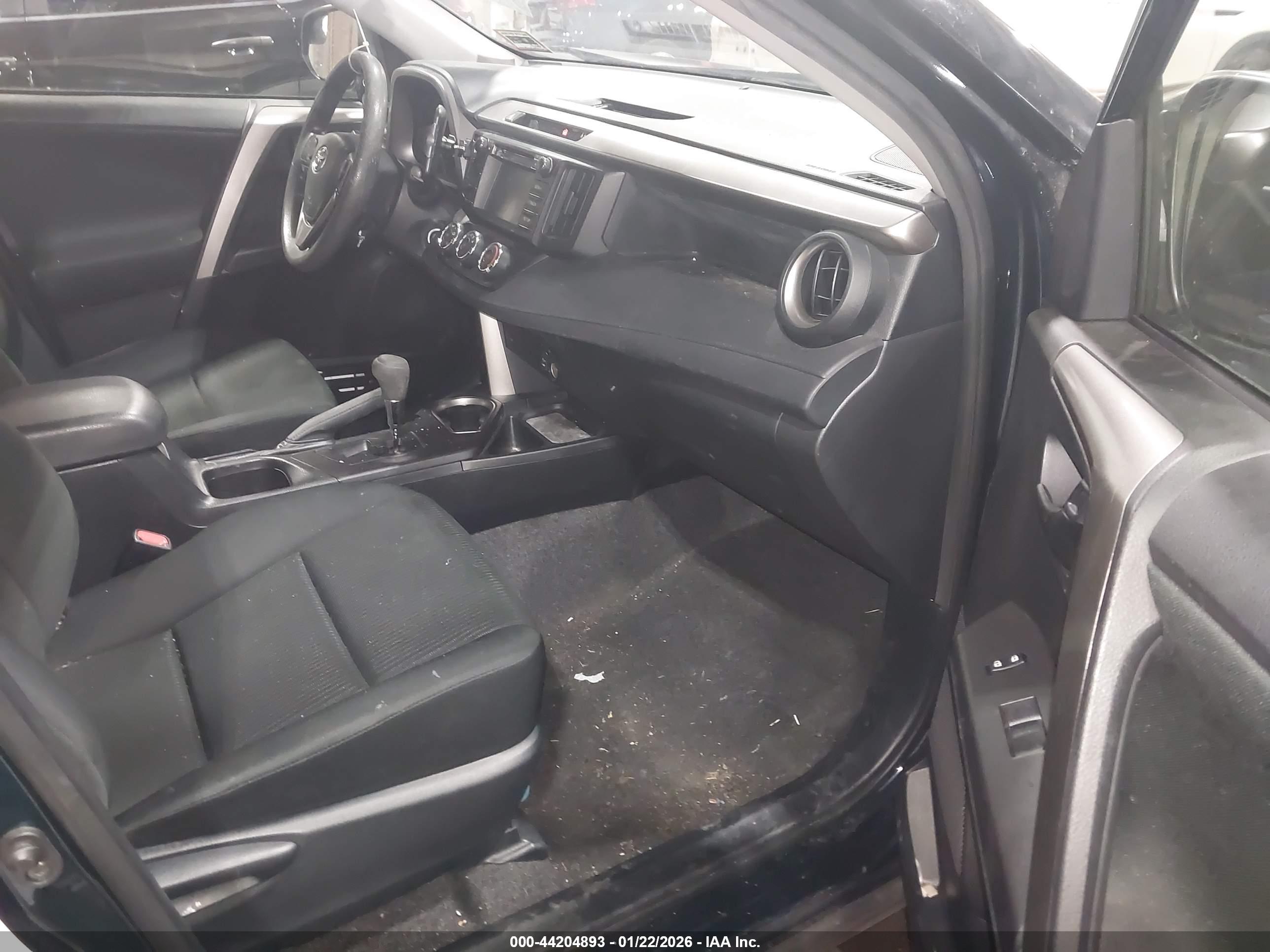 TOYOTA RAV4 image 5