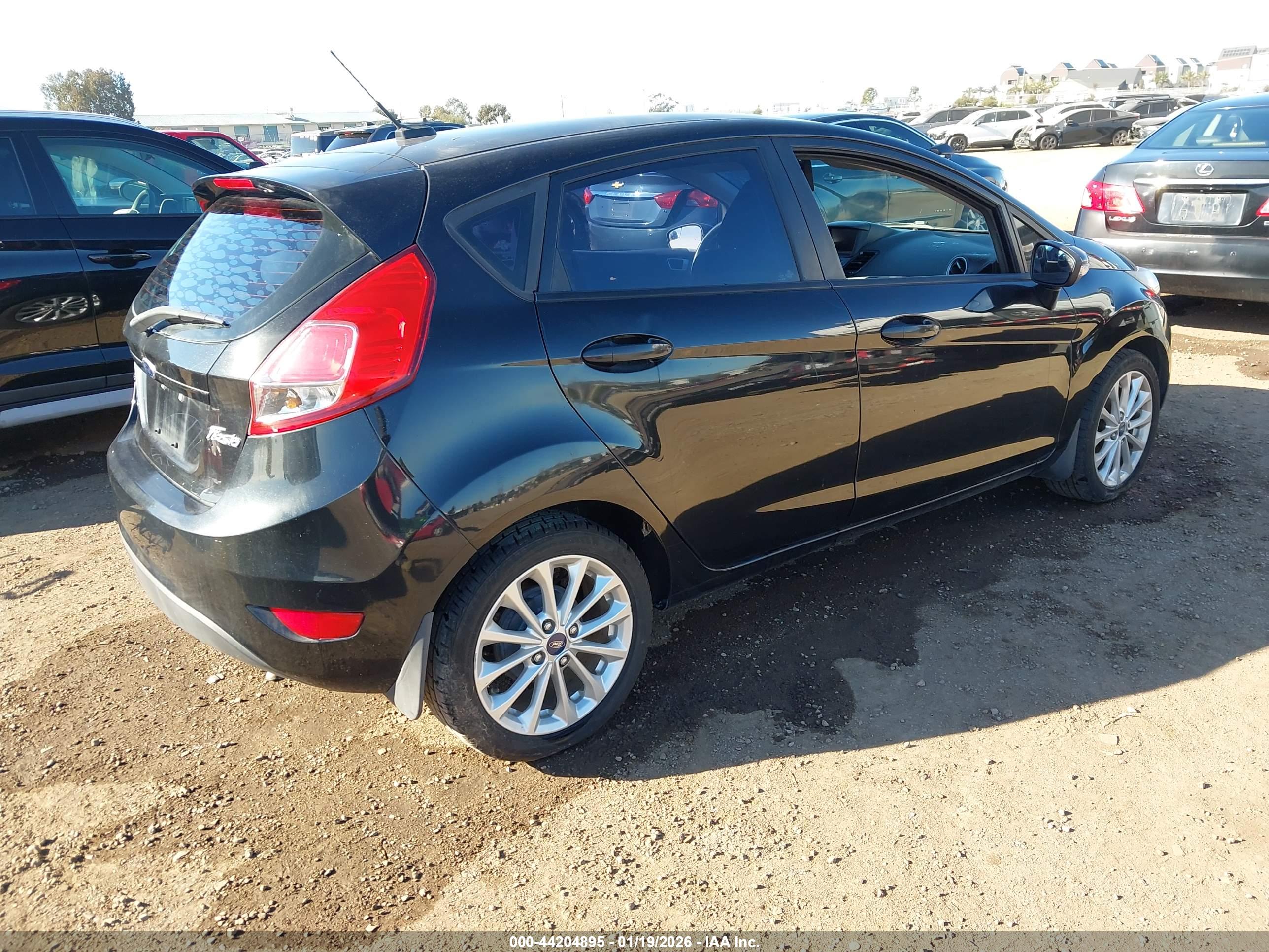 FORD FIESTA image 4