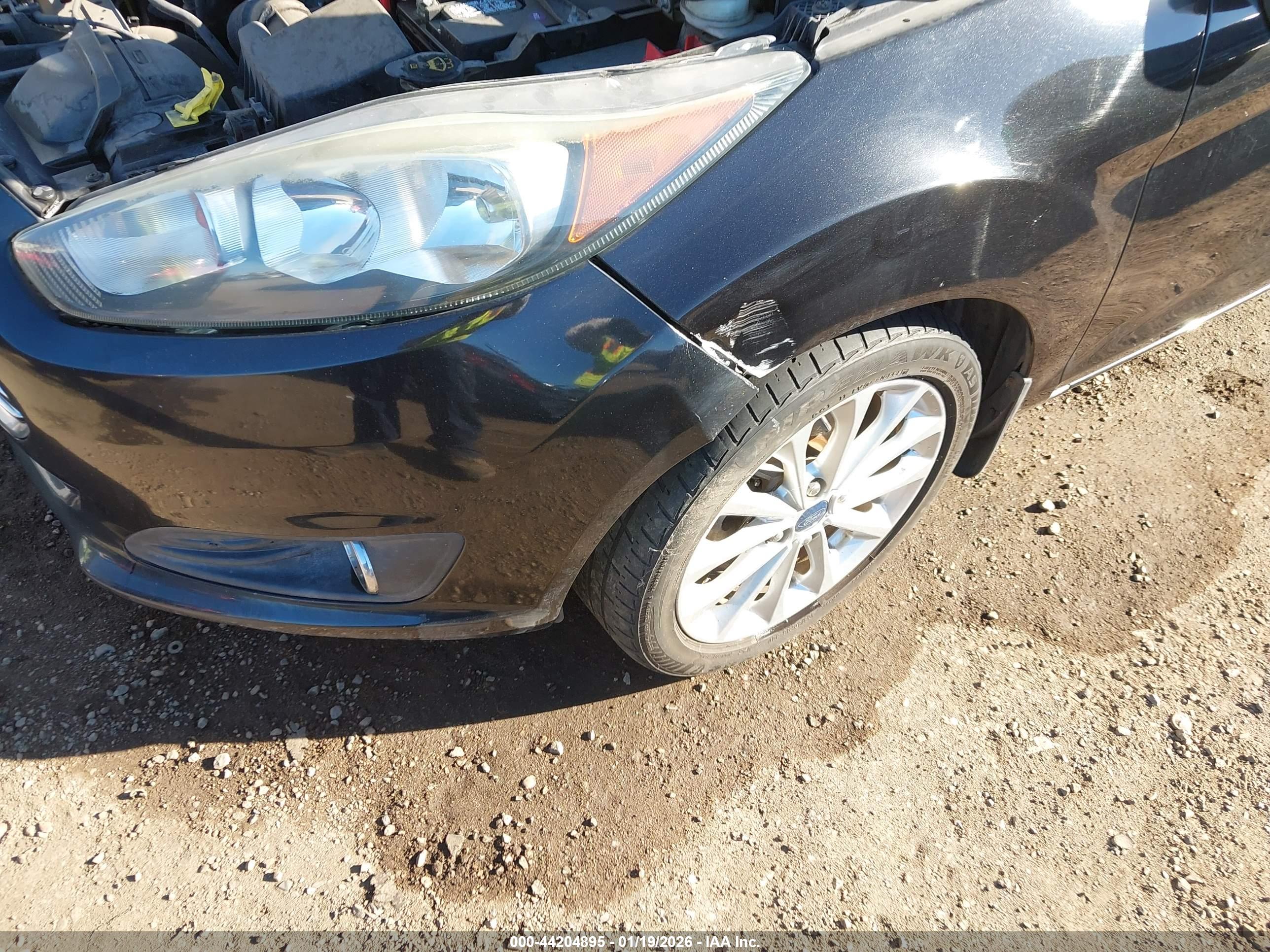 FORD FIESTA image 6