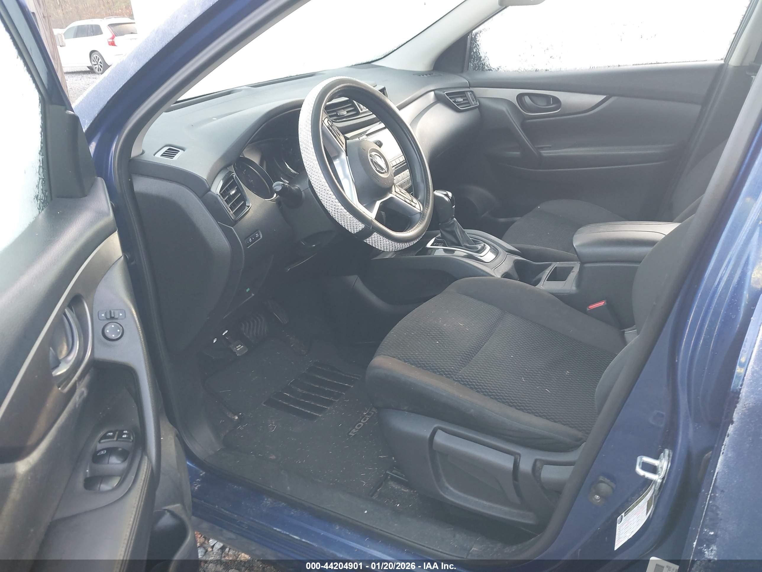 NISSAN ROGUE image 5