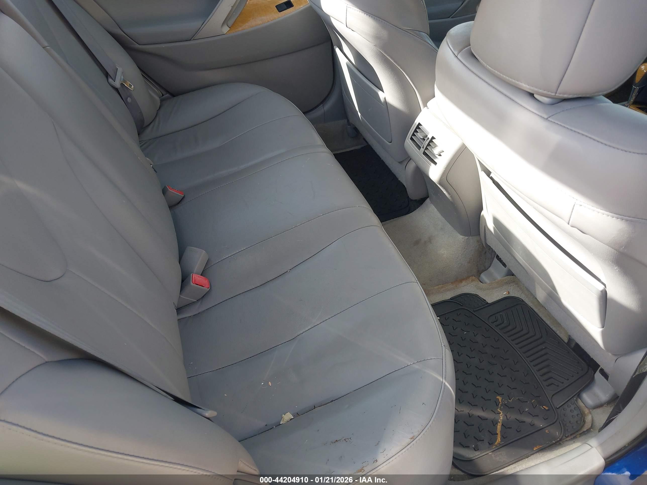 TOYOTA CAMRY image 8