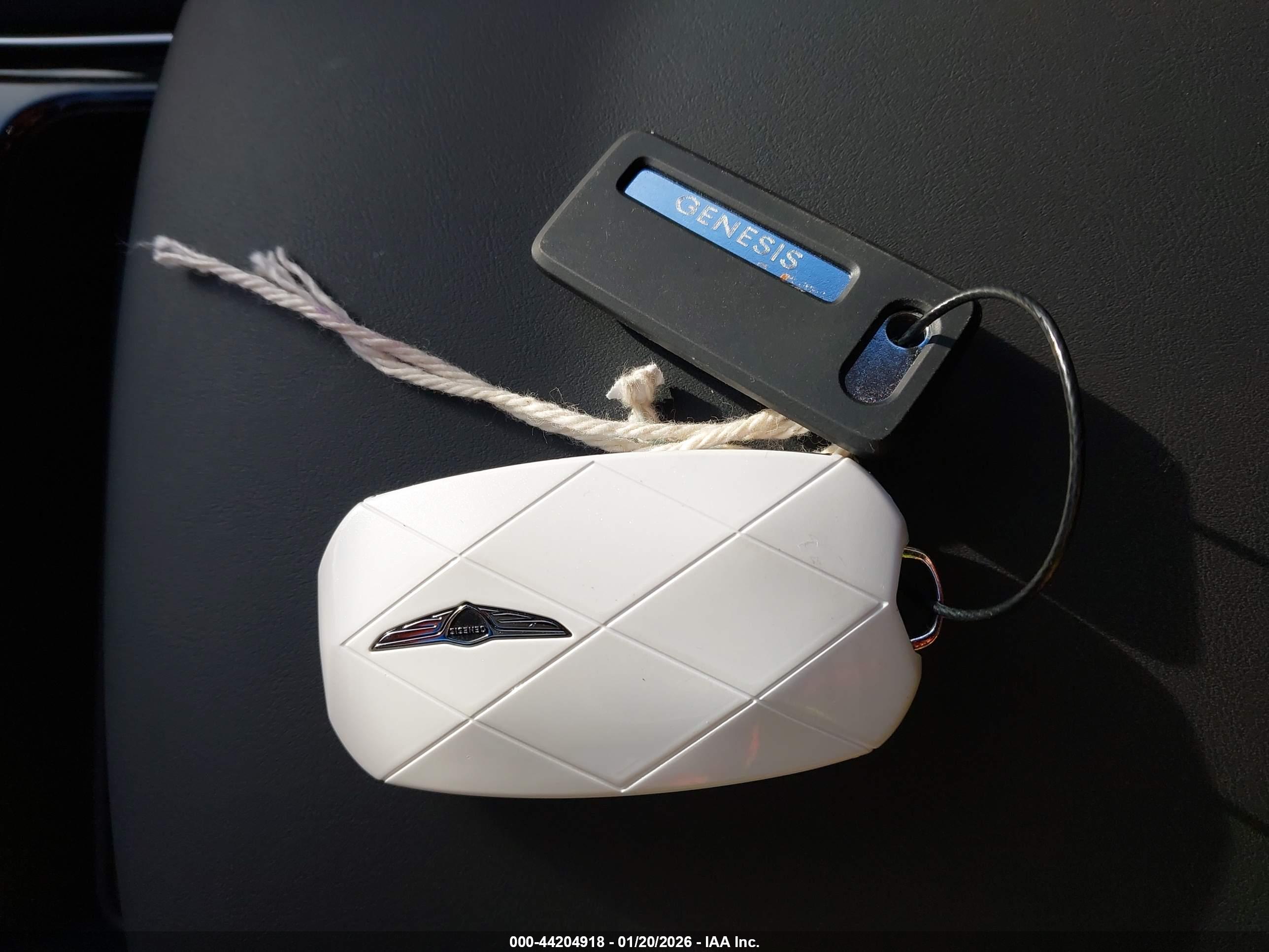 GENESIS GV70 image 11