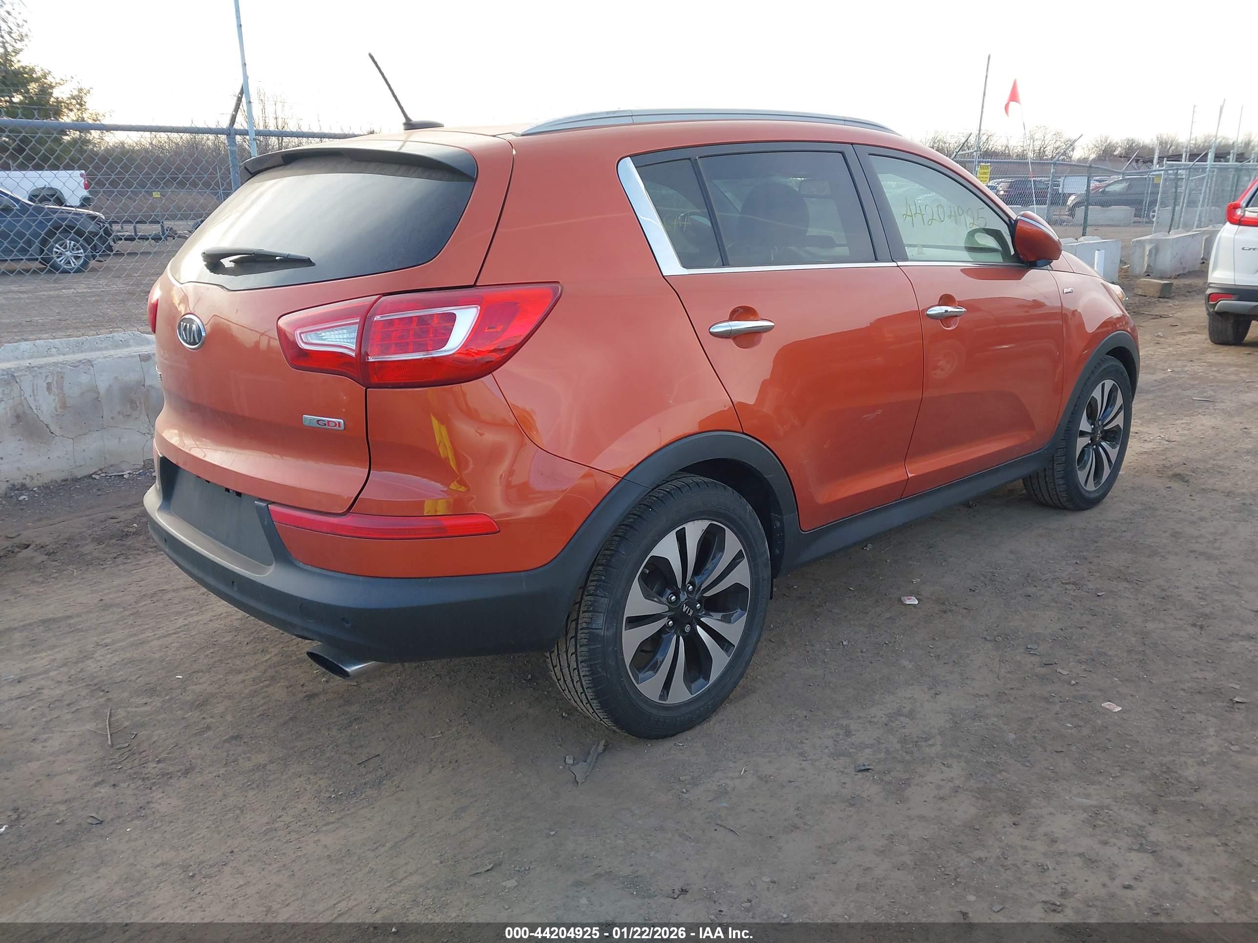 KIA SPORTAGE image 4