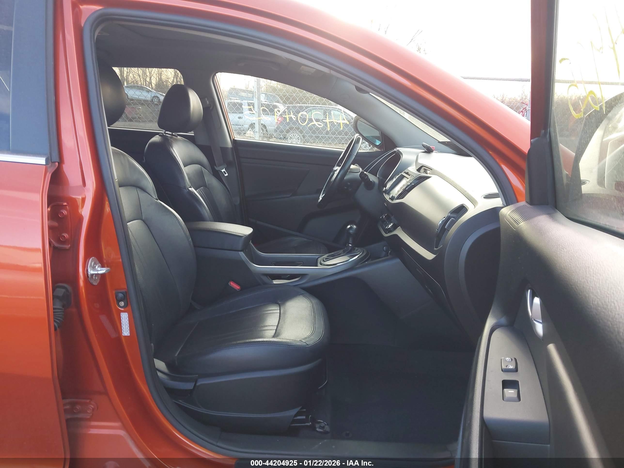 KIA SPORTAGE image 5