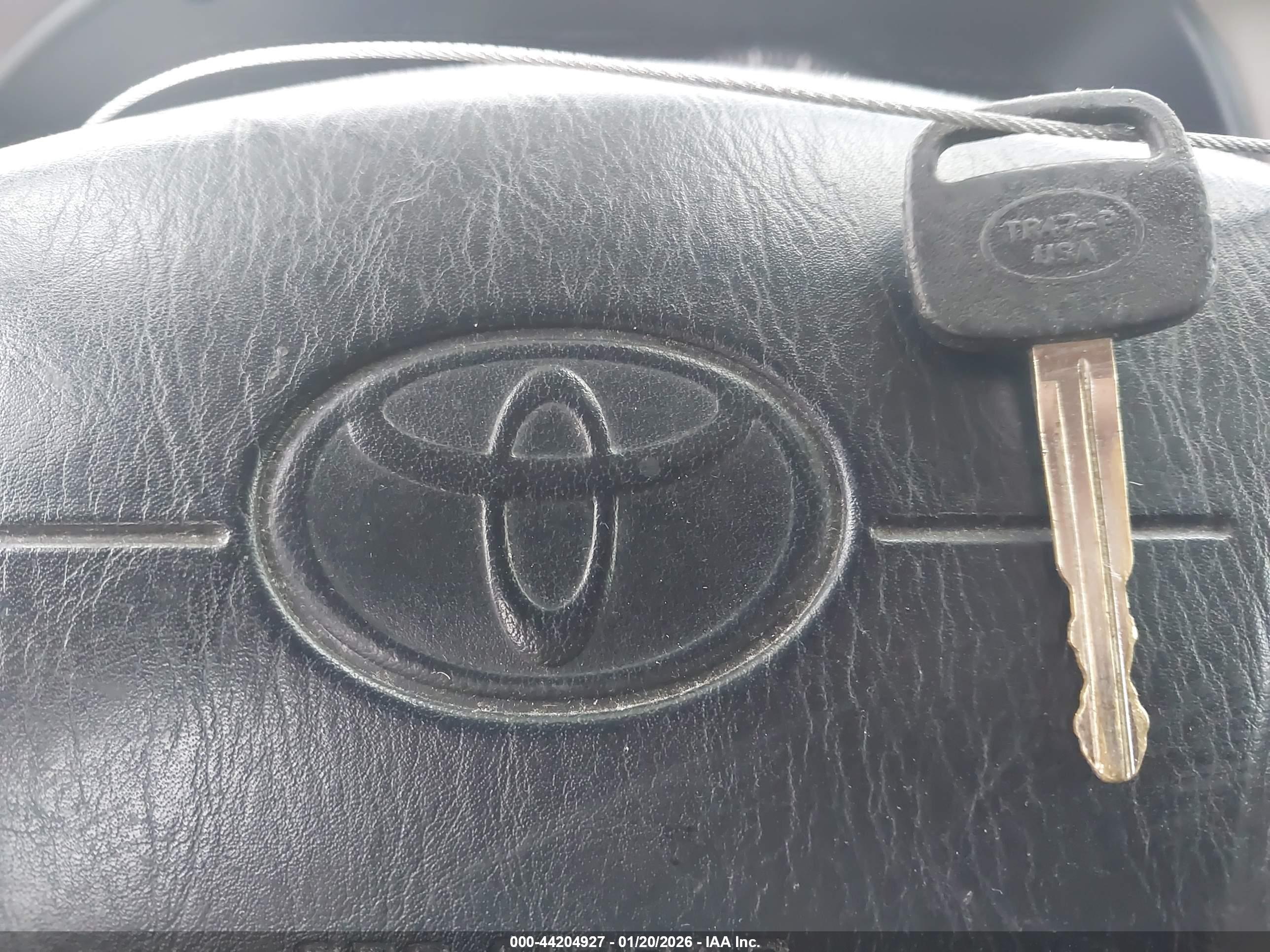 TOYOTA 4RUNNER image 11