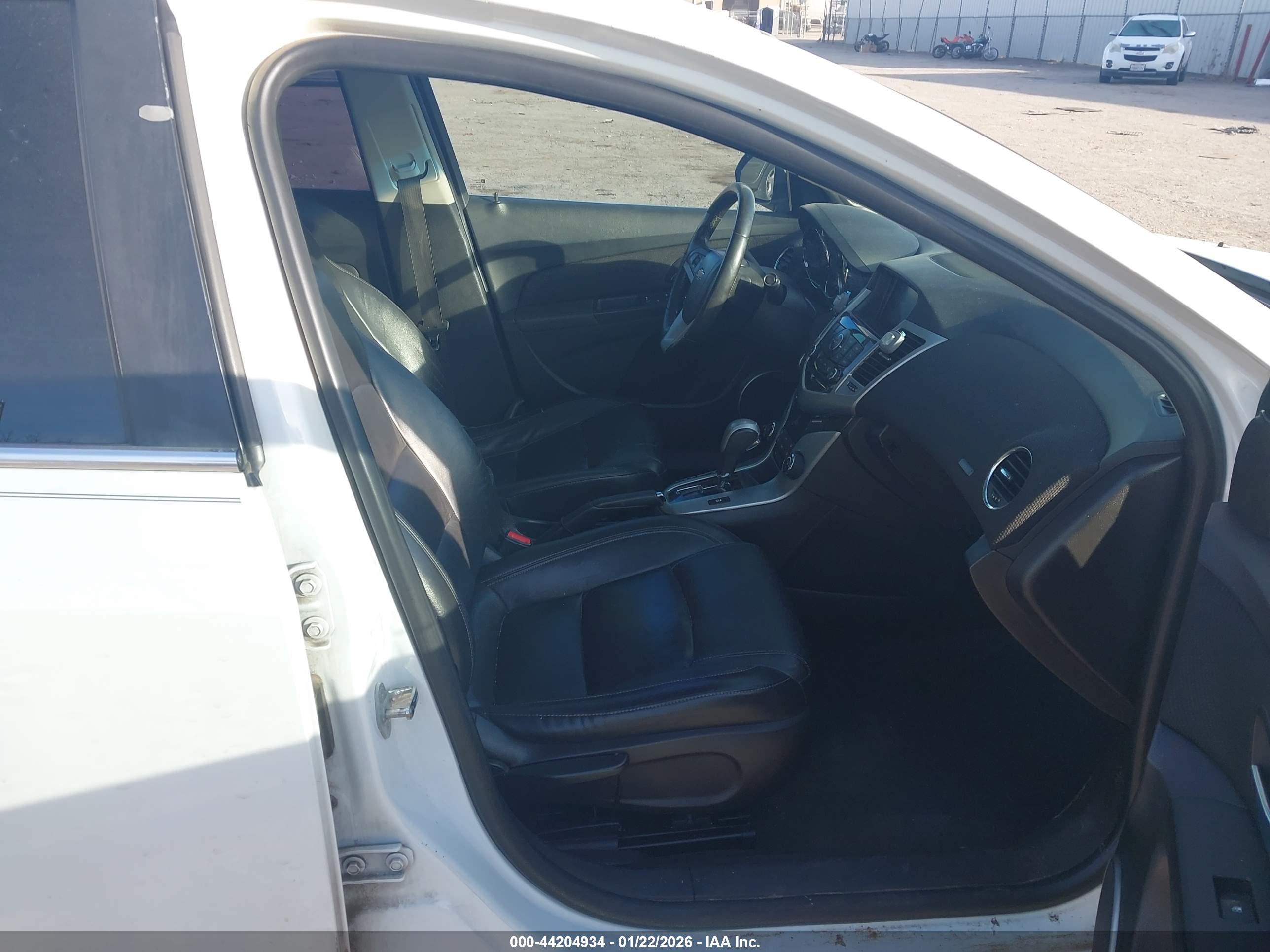 CHEVROLET CRUZE image 5