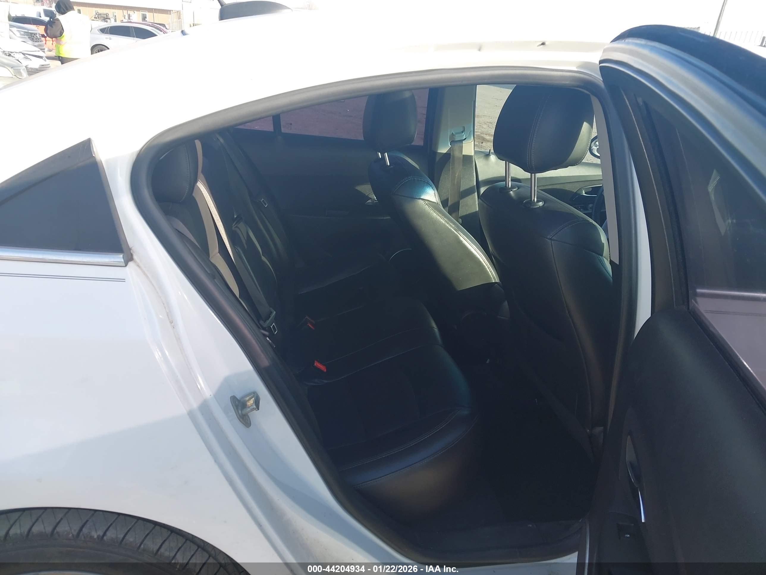 CHEVROLET CRUZE image 8