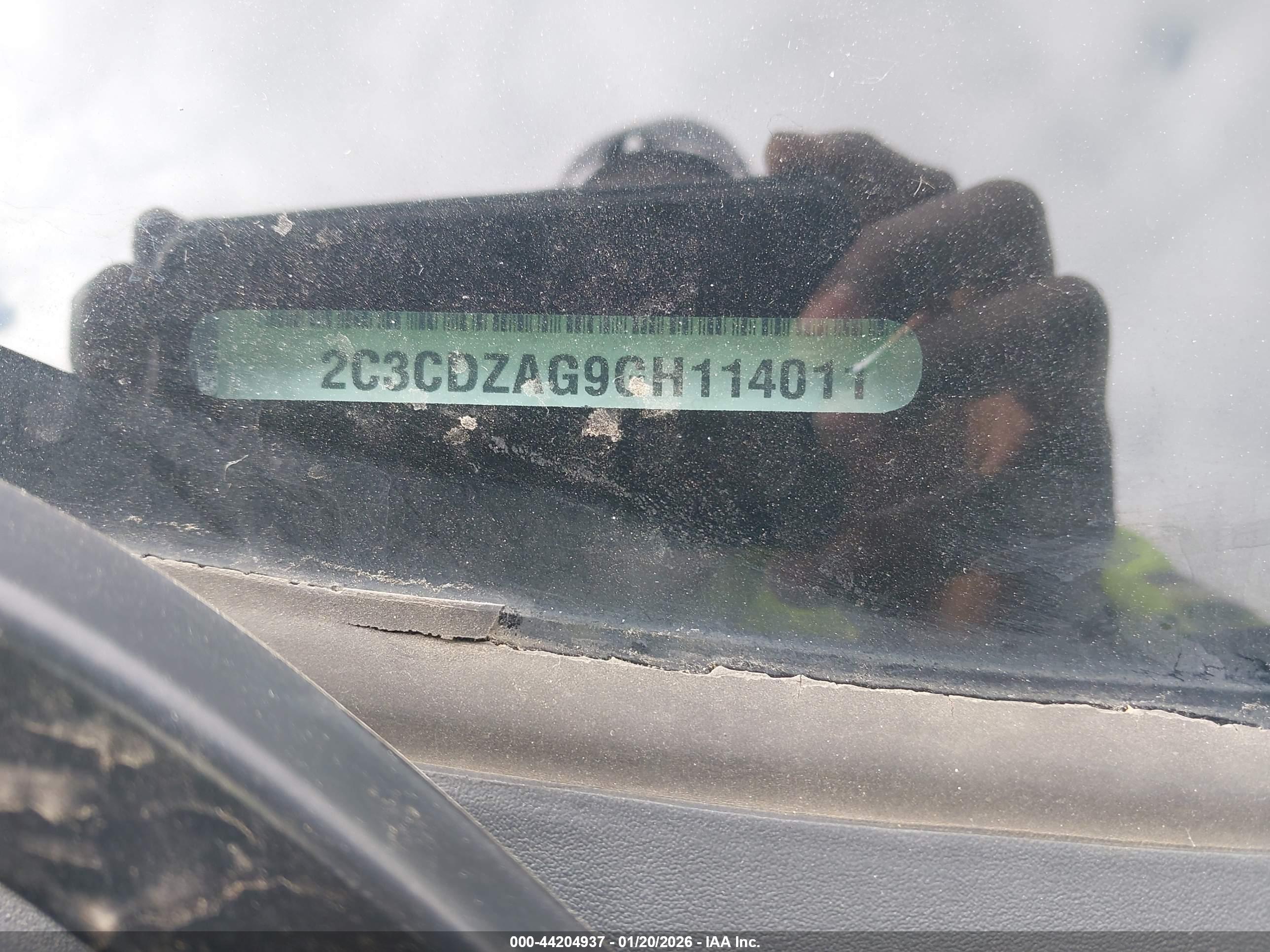 DODGE CHALLENGER image 9